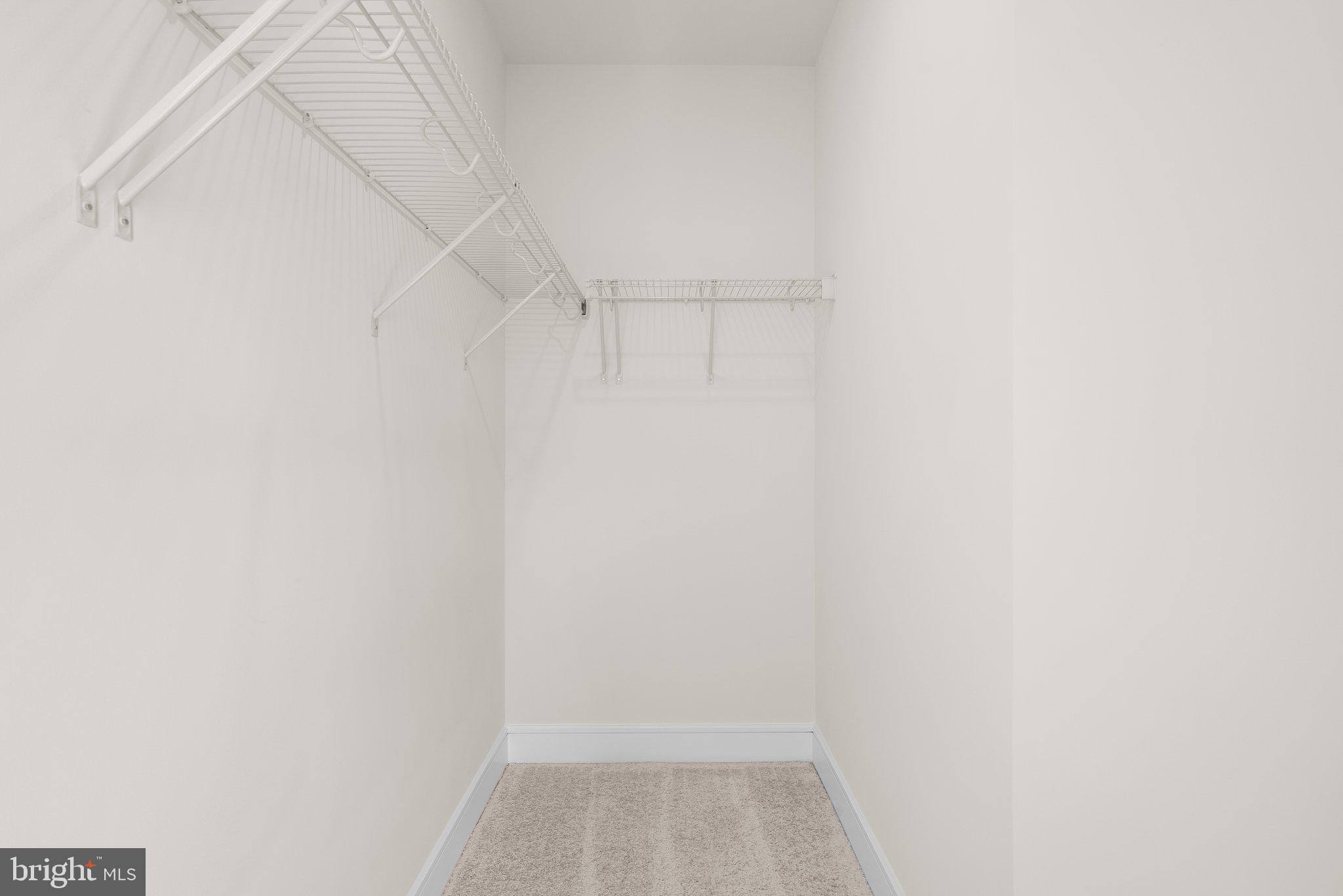 43593 Farringdon SQUARE