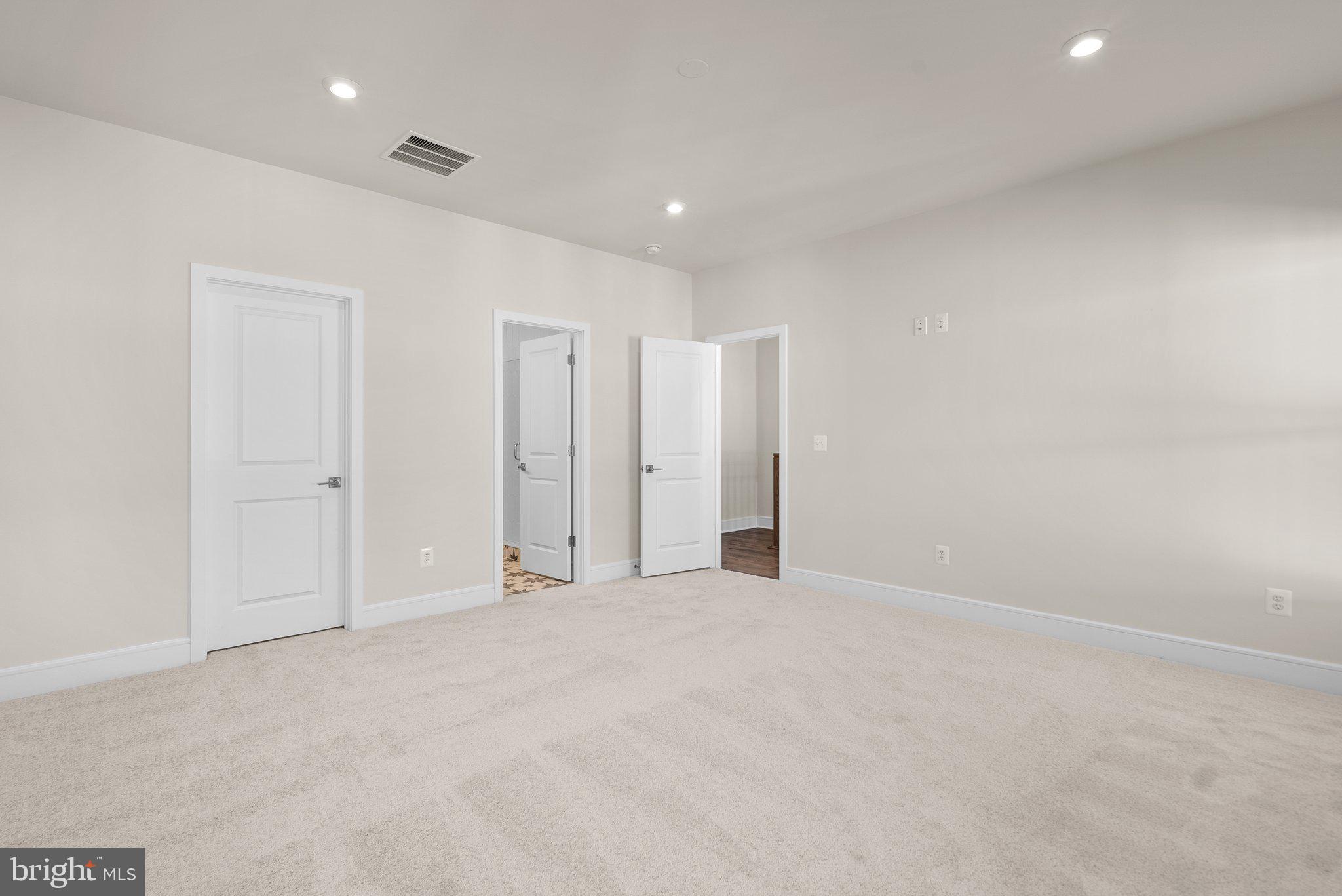 43593 Farringdon SQUARE