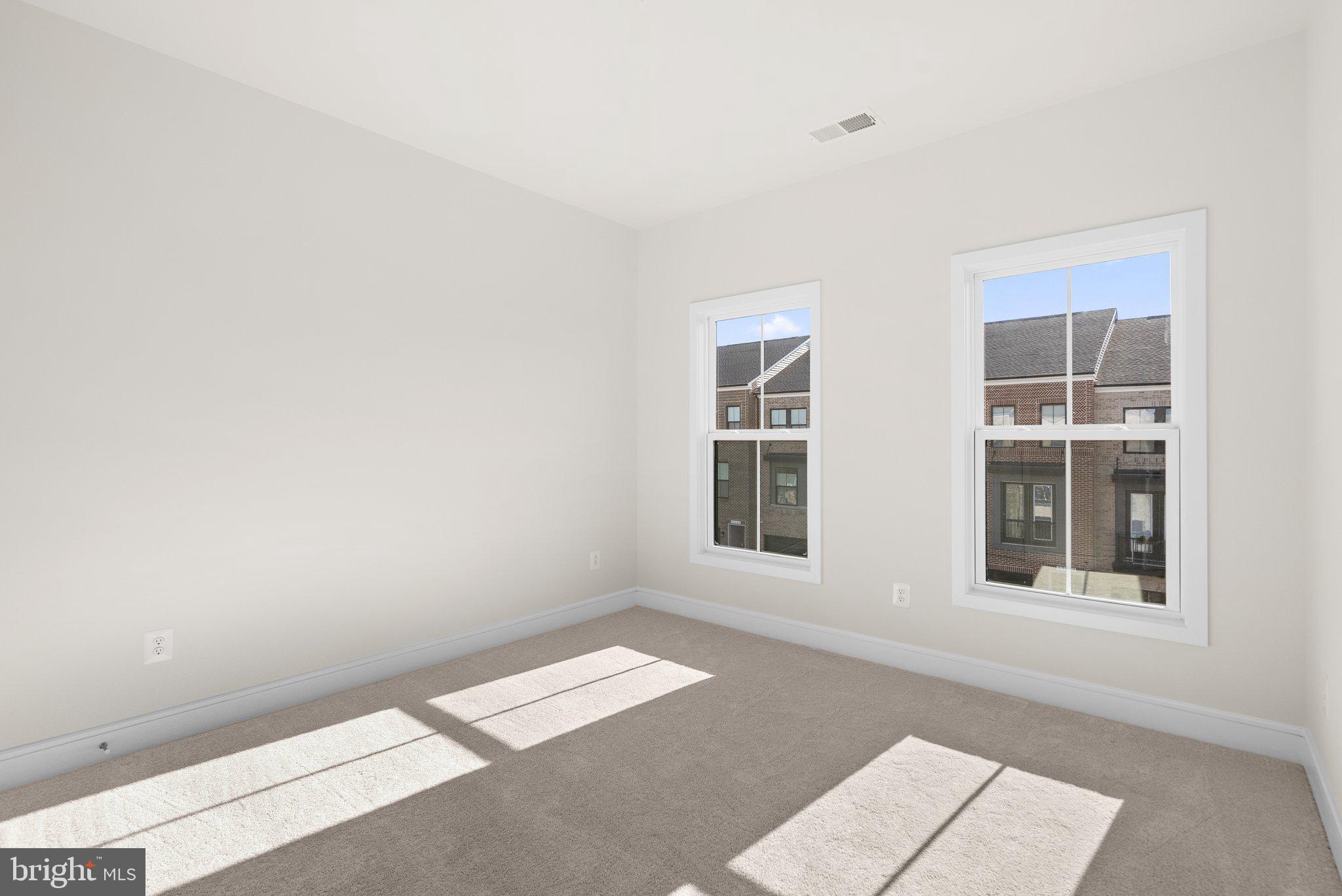 43593 Farringdon SQUARE