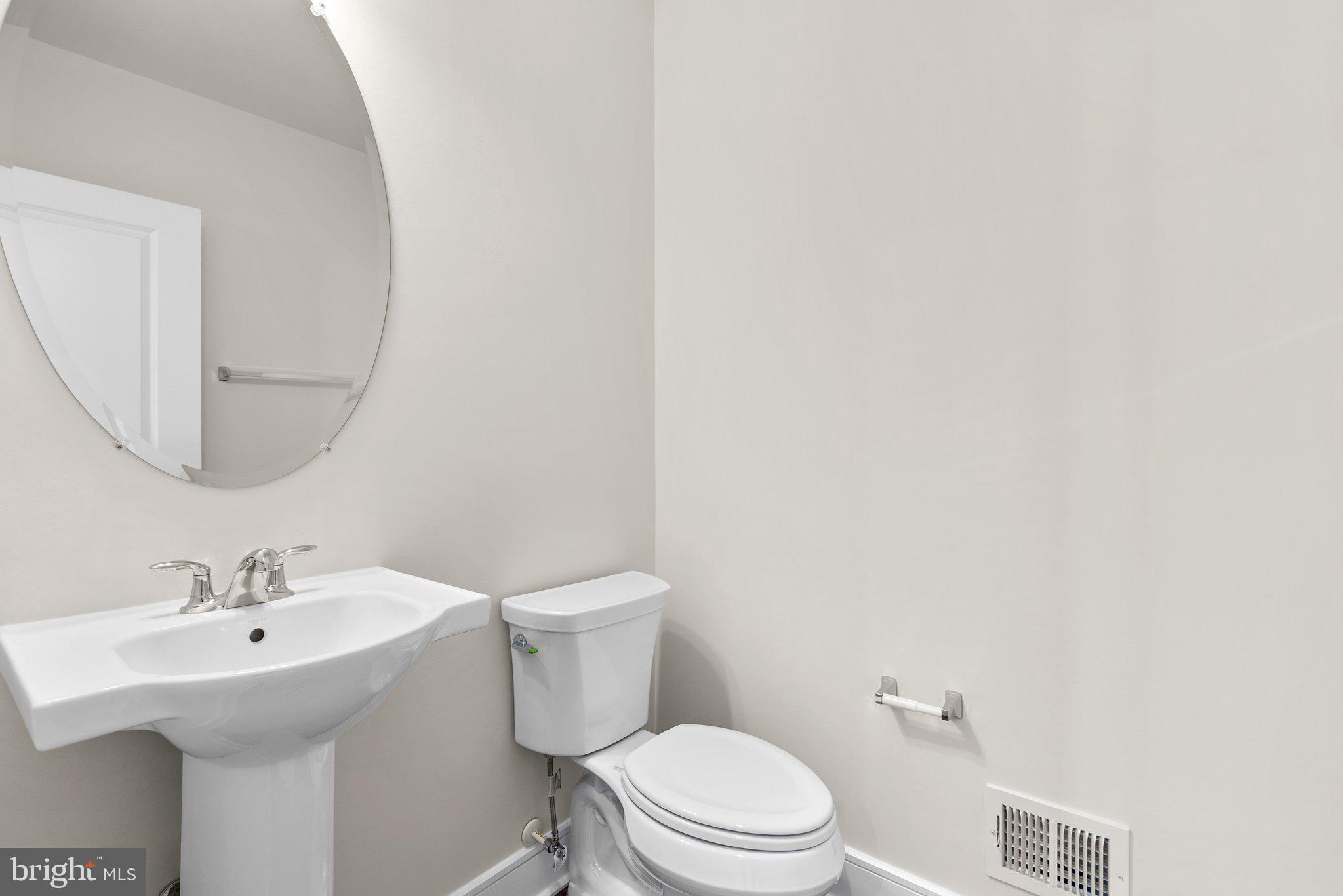 43593 Farringdon SQUARE