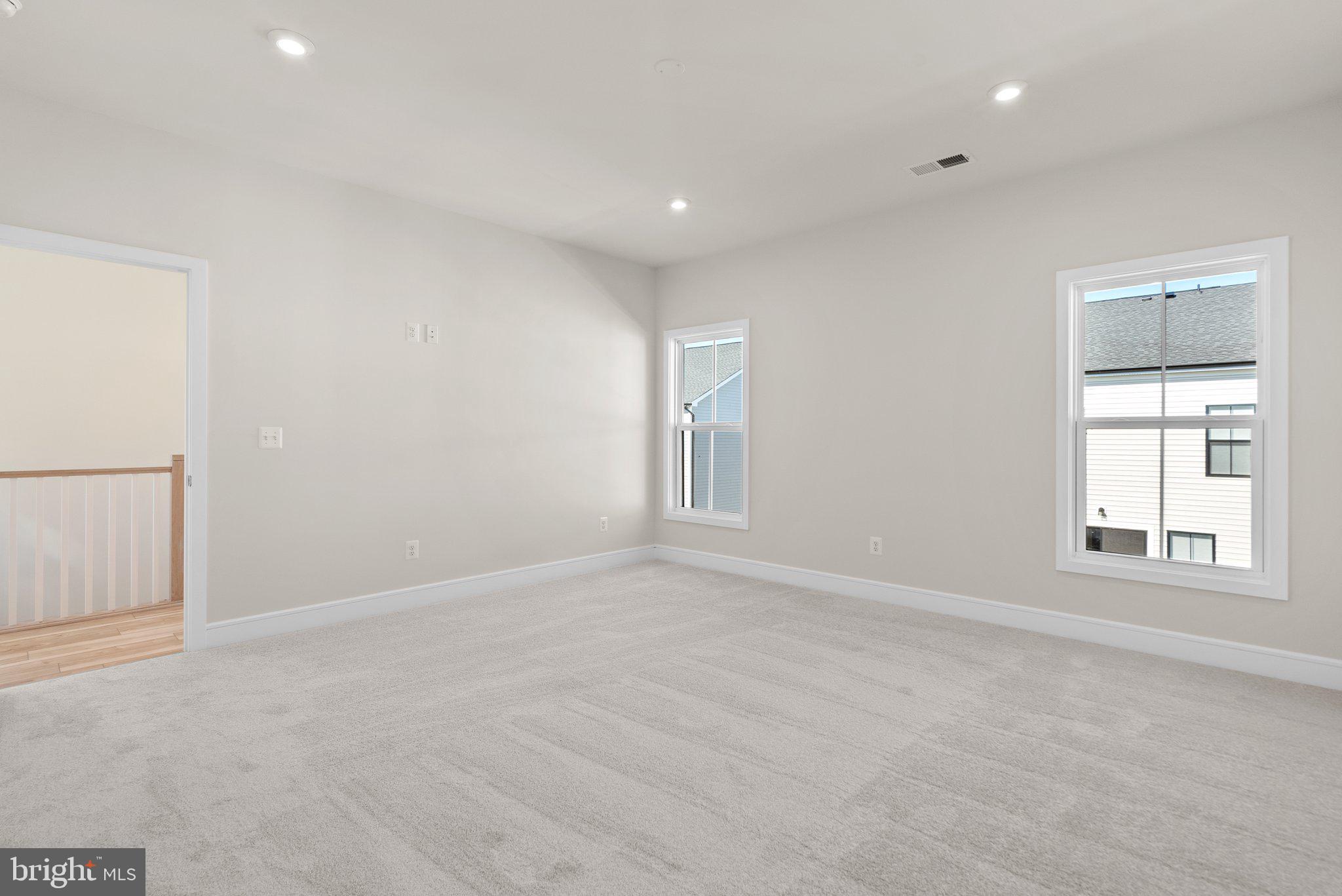 43595 Farringdon SQUARE