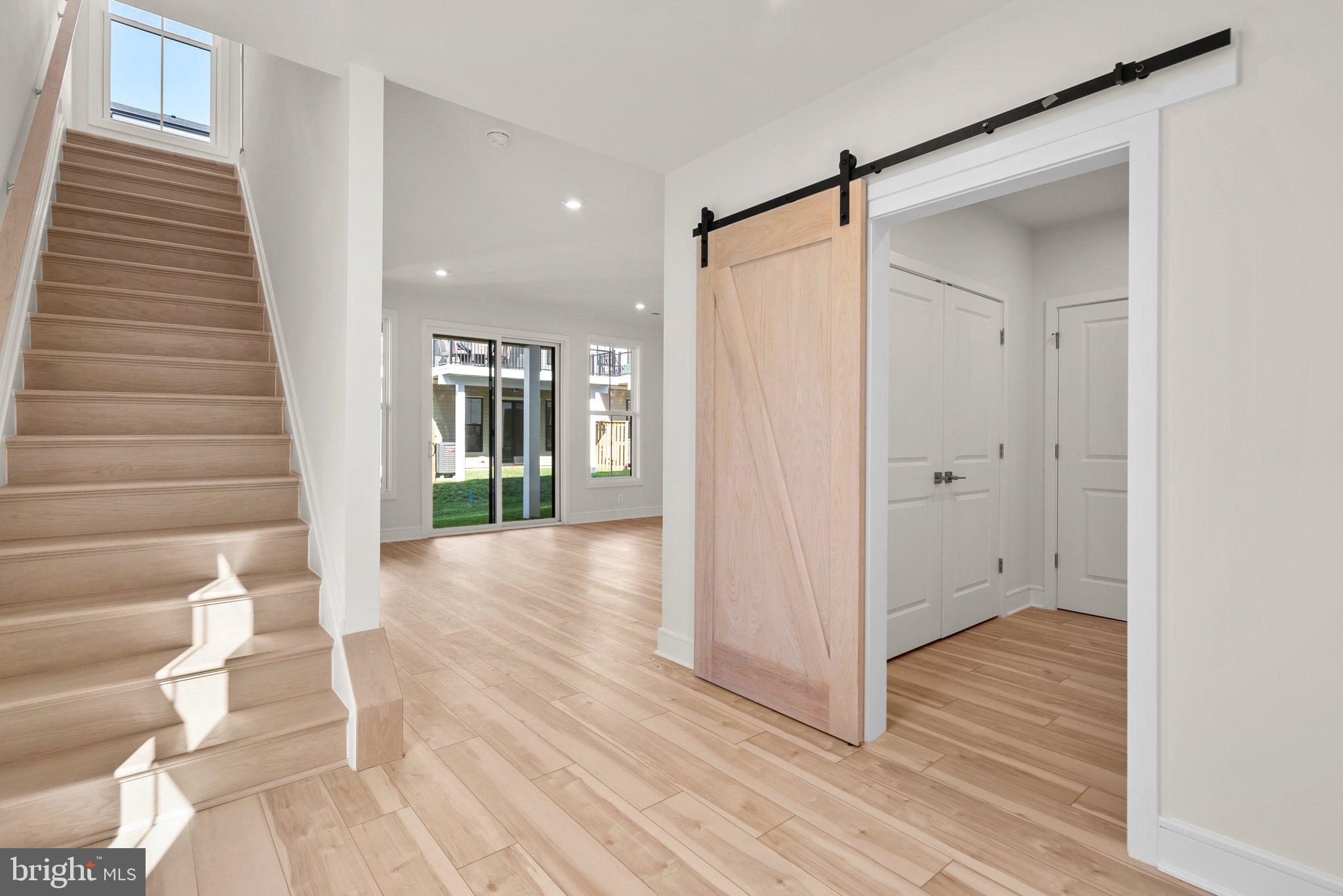 43595 Farringdon SQUARE