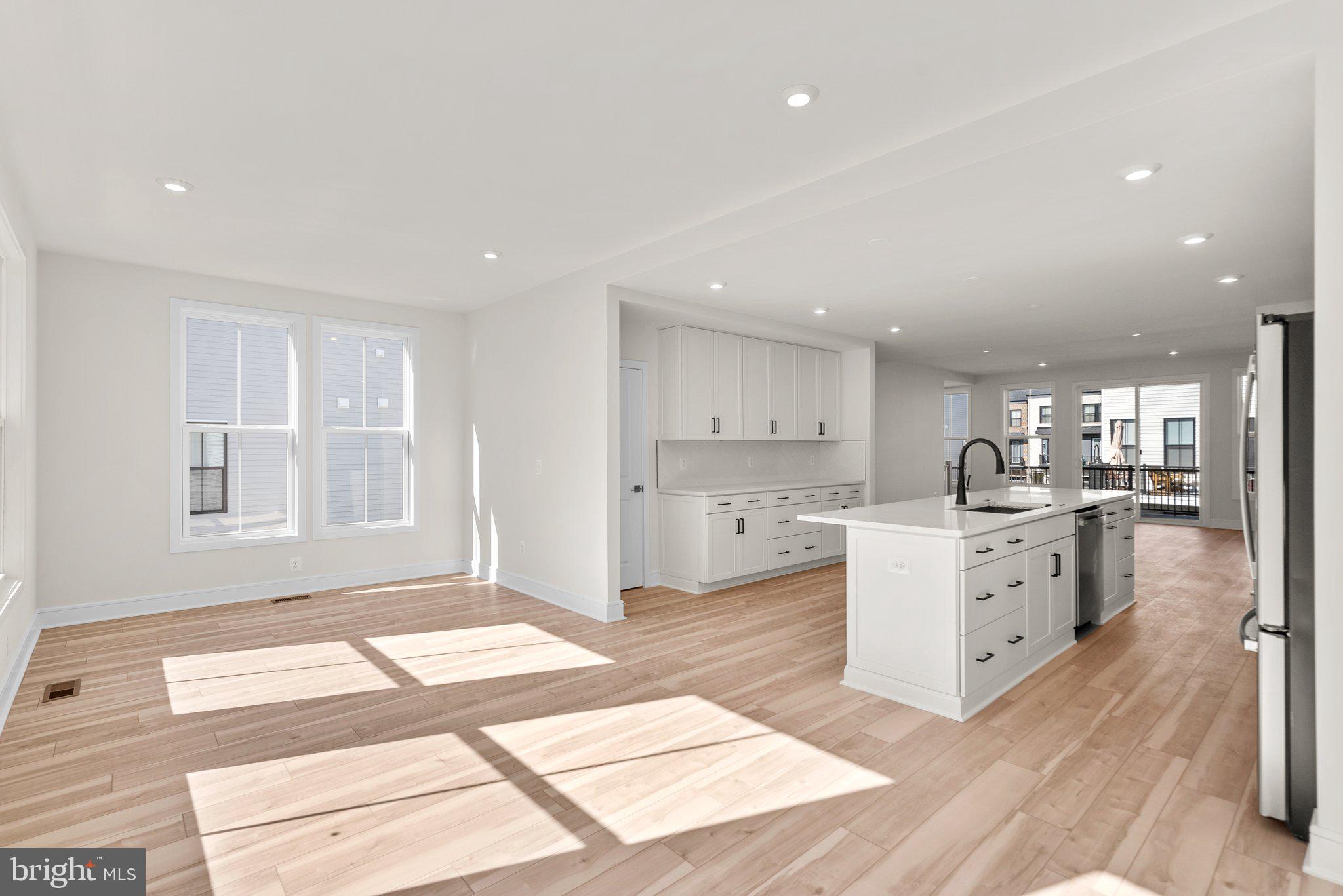43595 Farringdon SQUARE