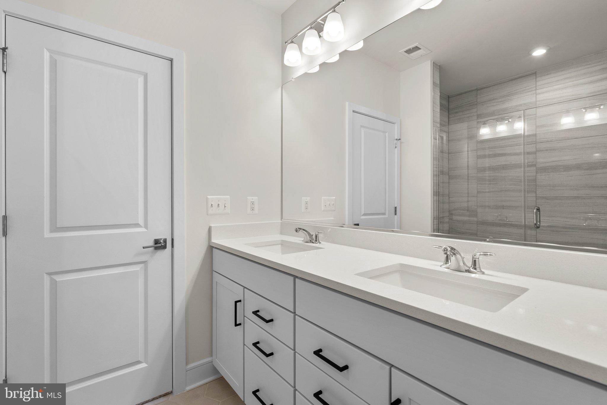 43595 Farringdon SQUARE