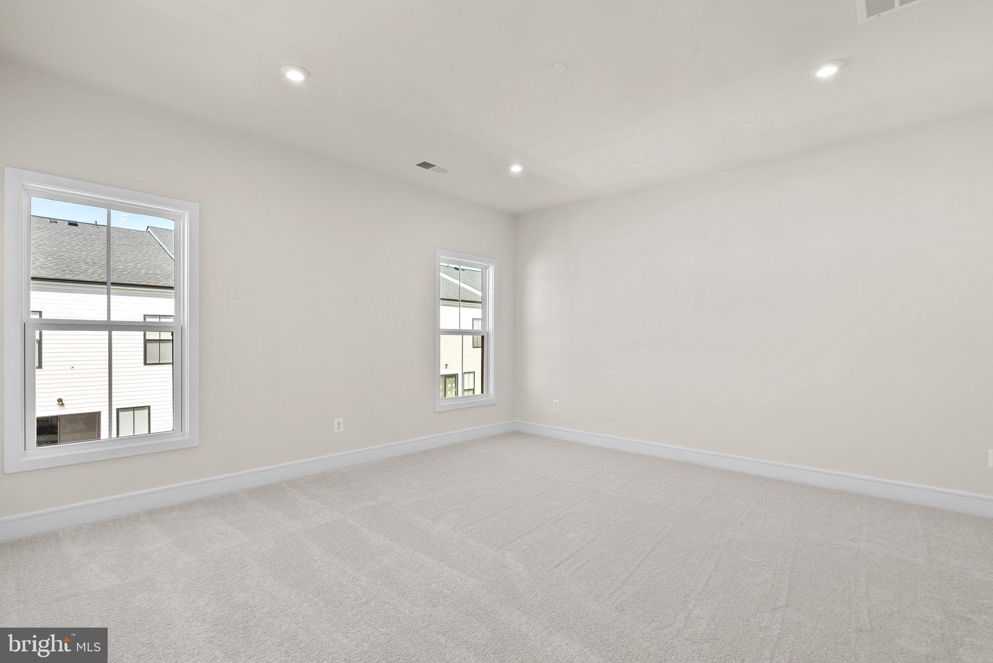 43595 Farringdon SQUARE