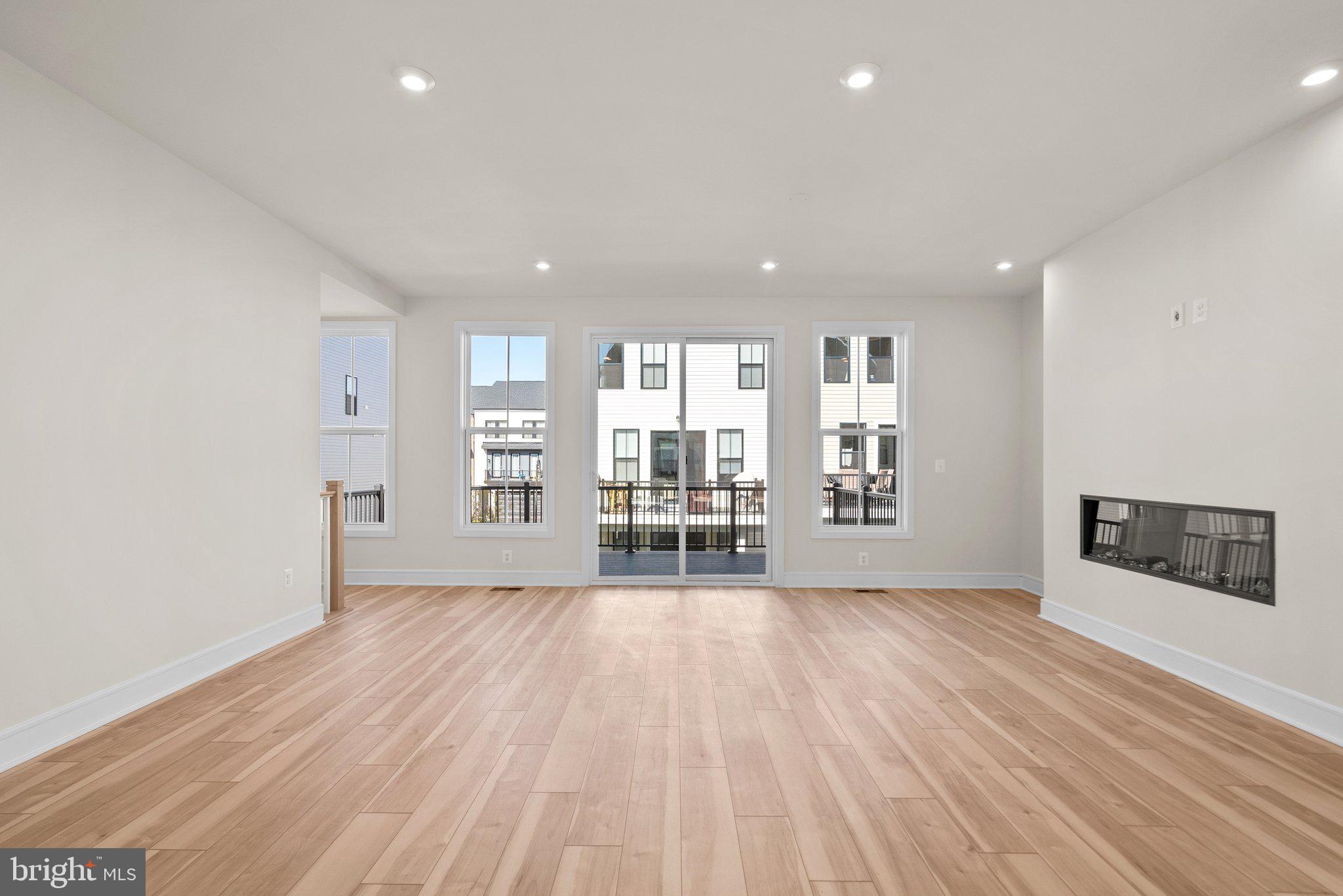 43595 Farringdon SQUARE