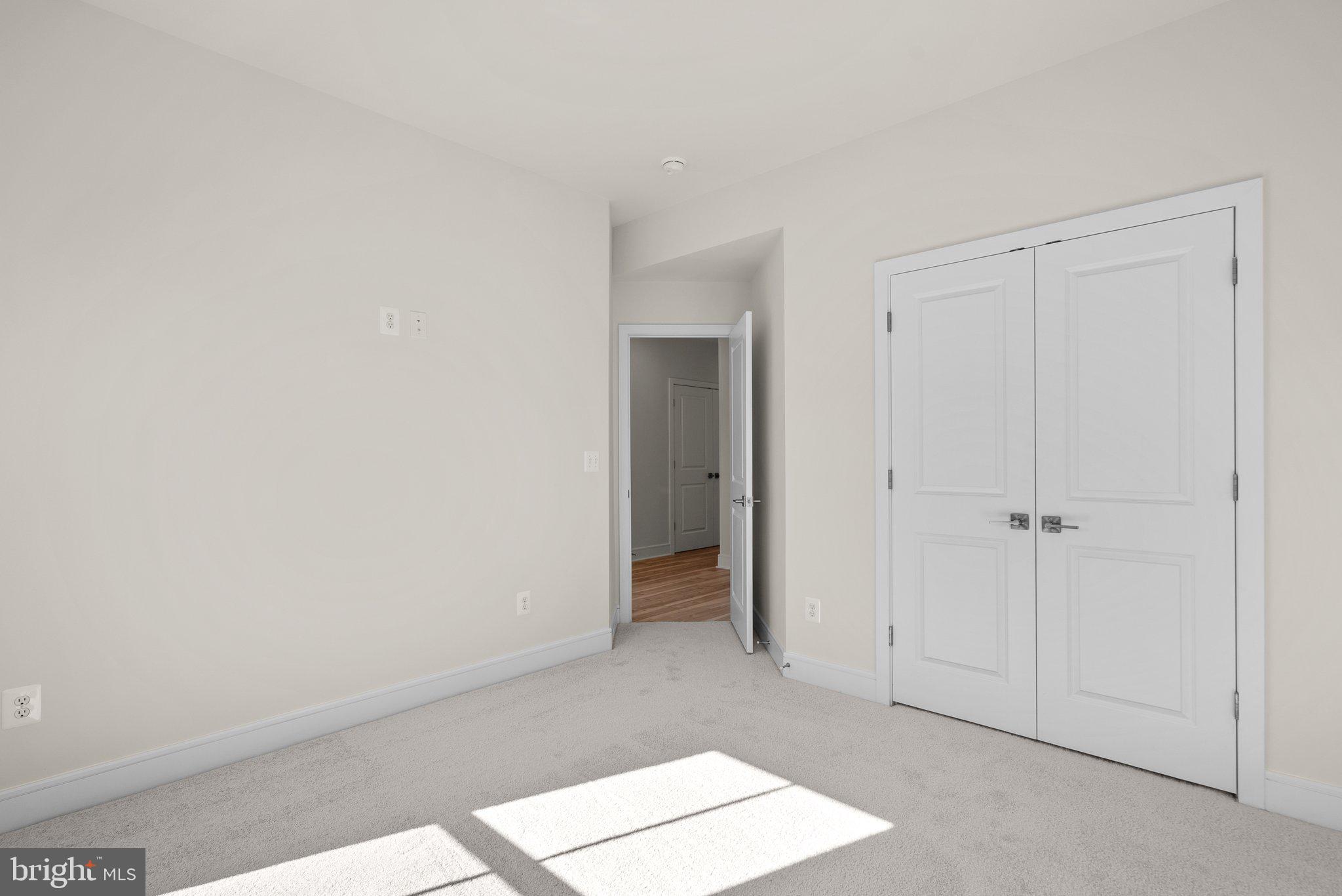 43595 Farringdon SQUARE