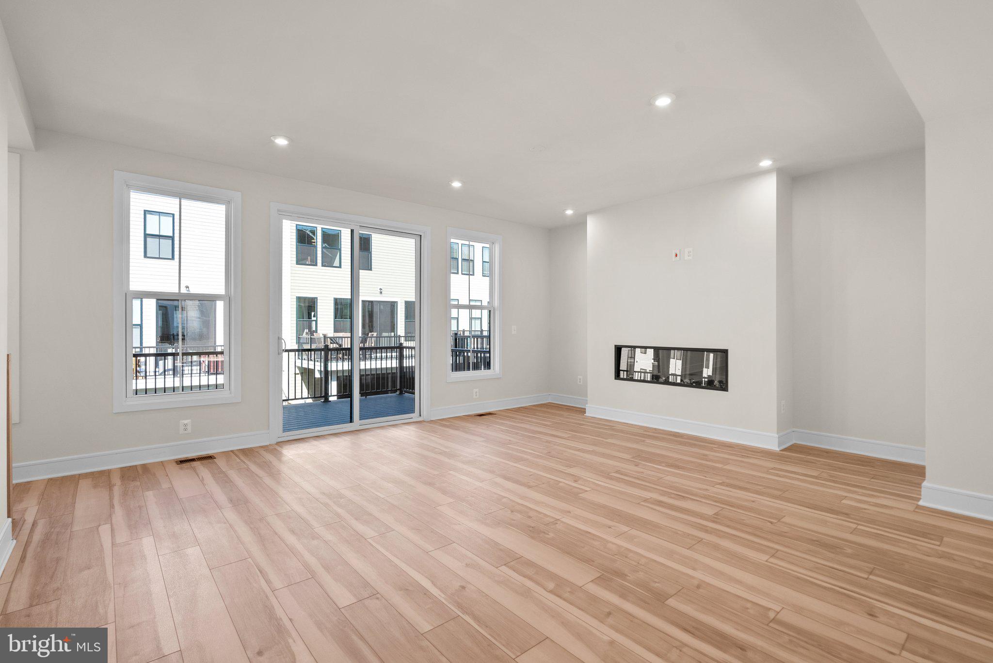 43595 Farringdon SQUARE