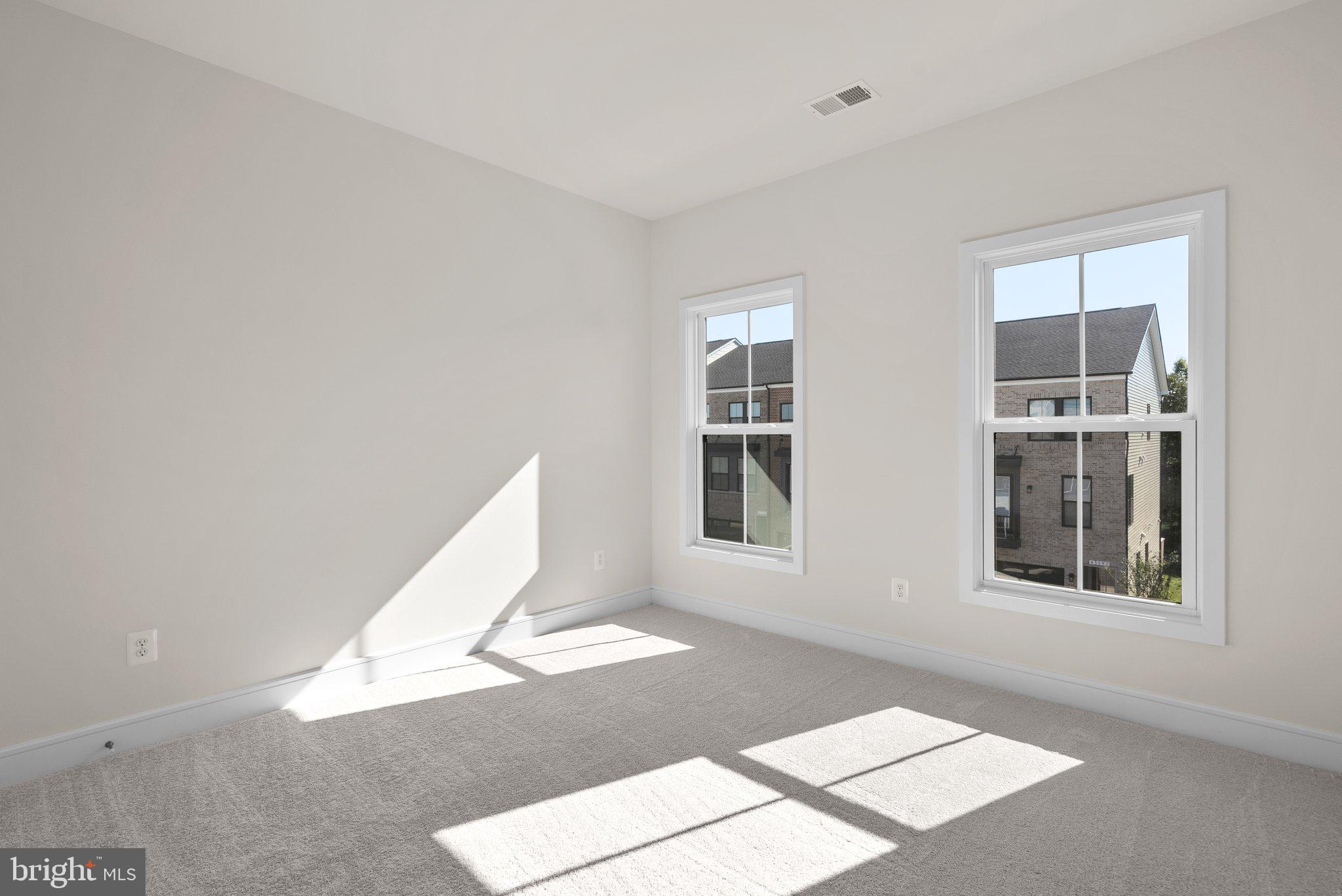 43595 Farringdon SQUARE