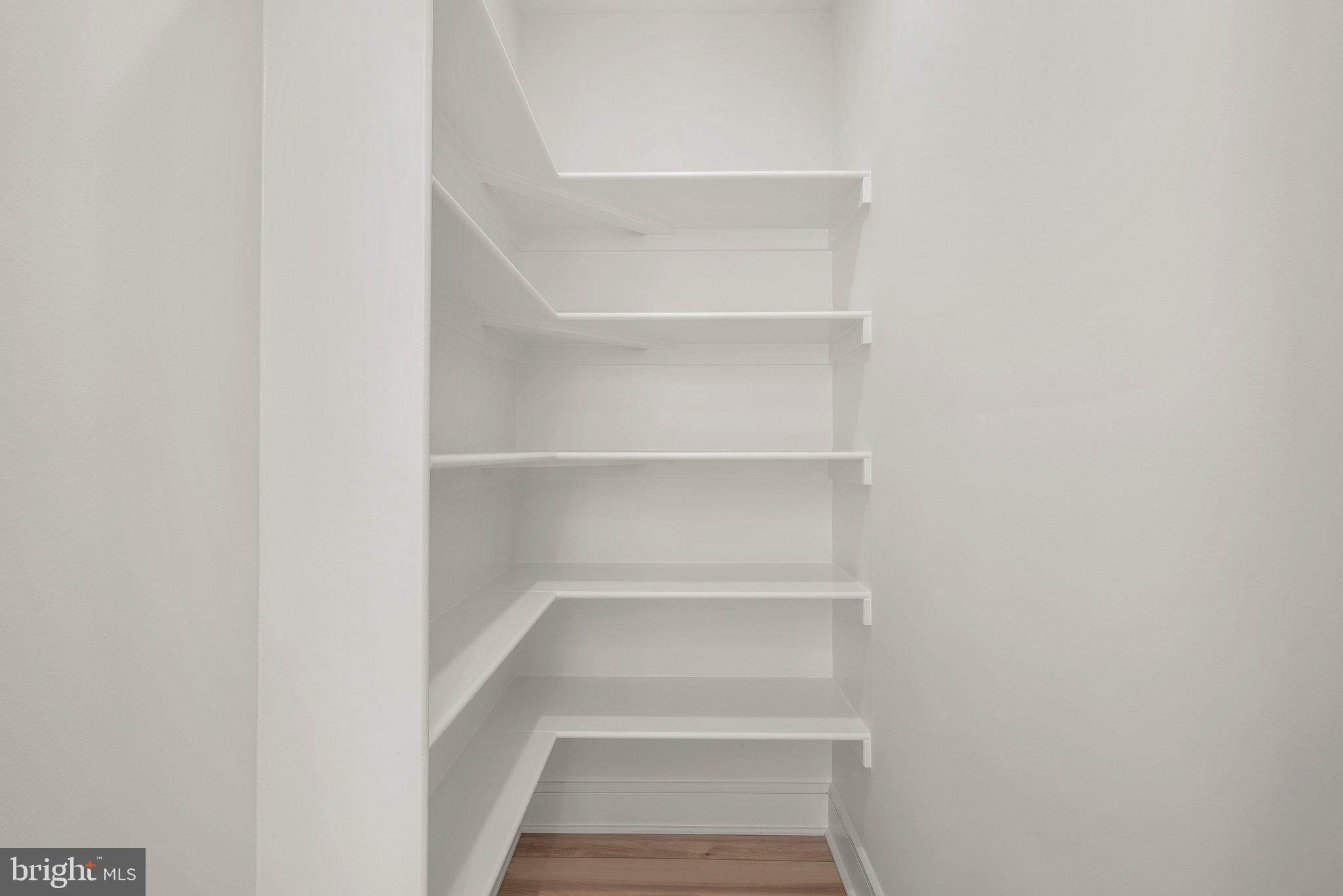 43595 Farringdon SQUARE