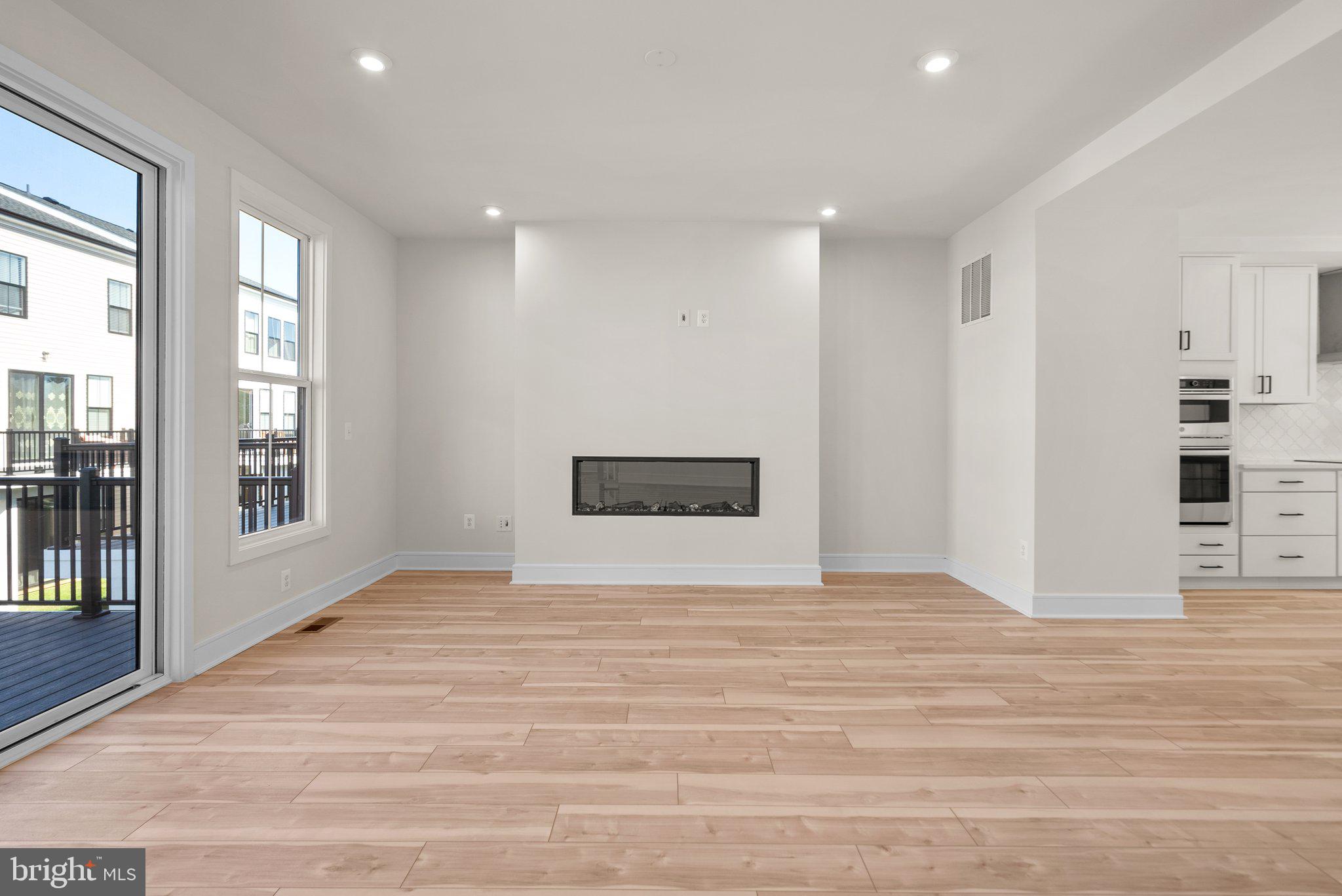 43595 Farringdon SQUARE