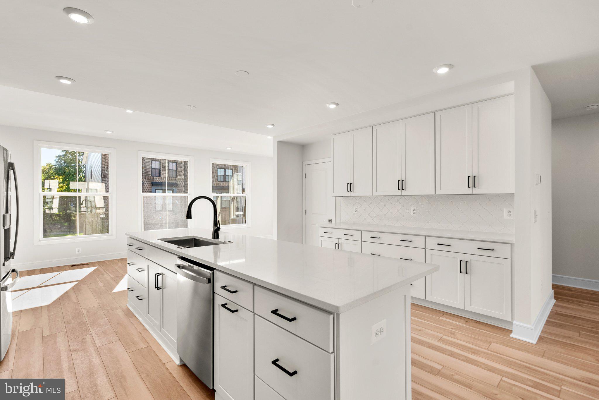 43595 Farringdon SQUARE