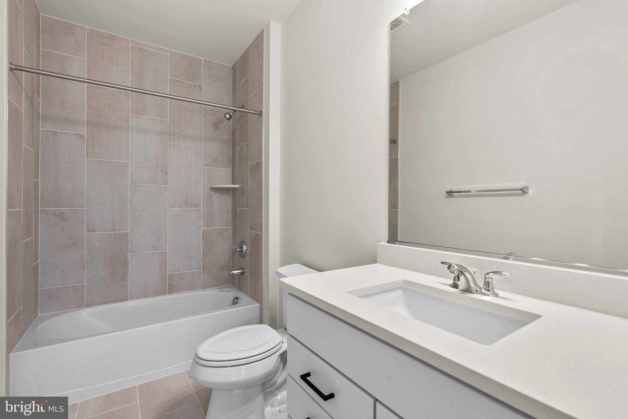 43595 Farringdon SQUARE