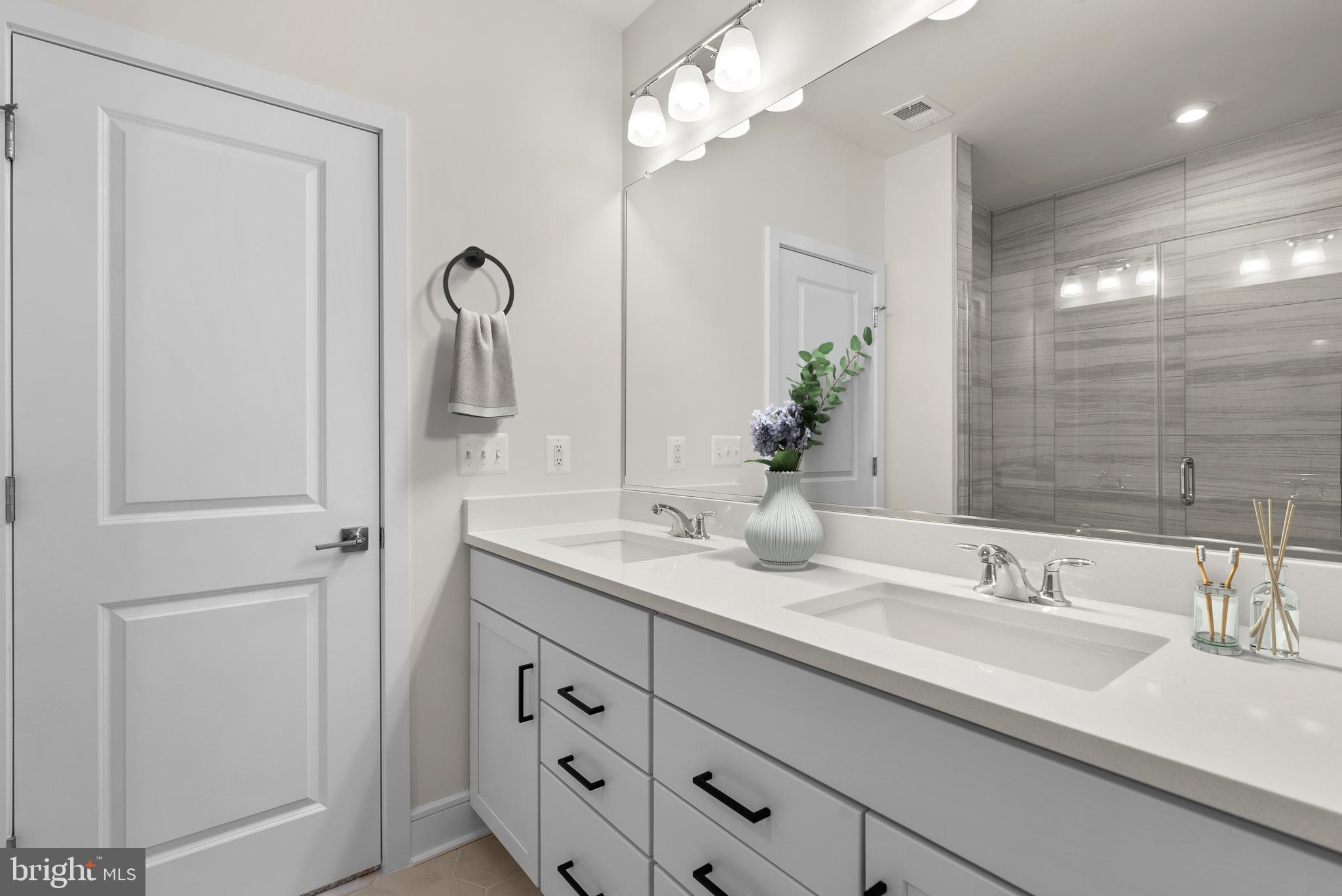 43595 Farringdon SQUARE