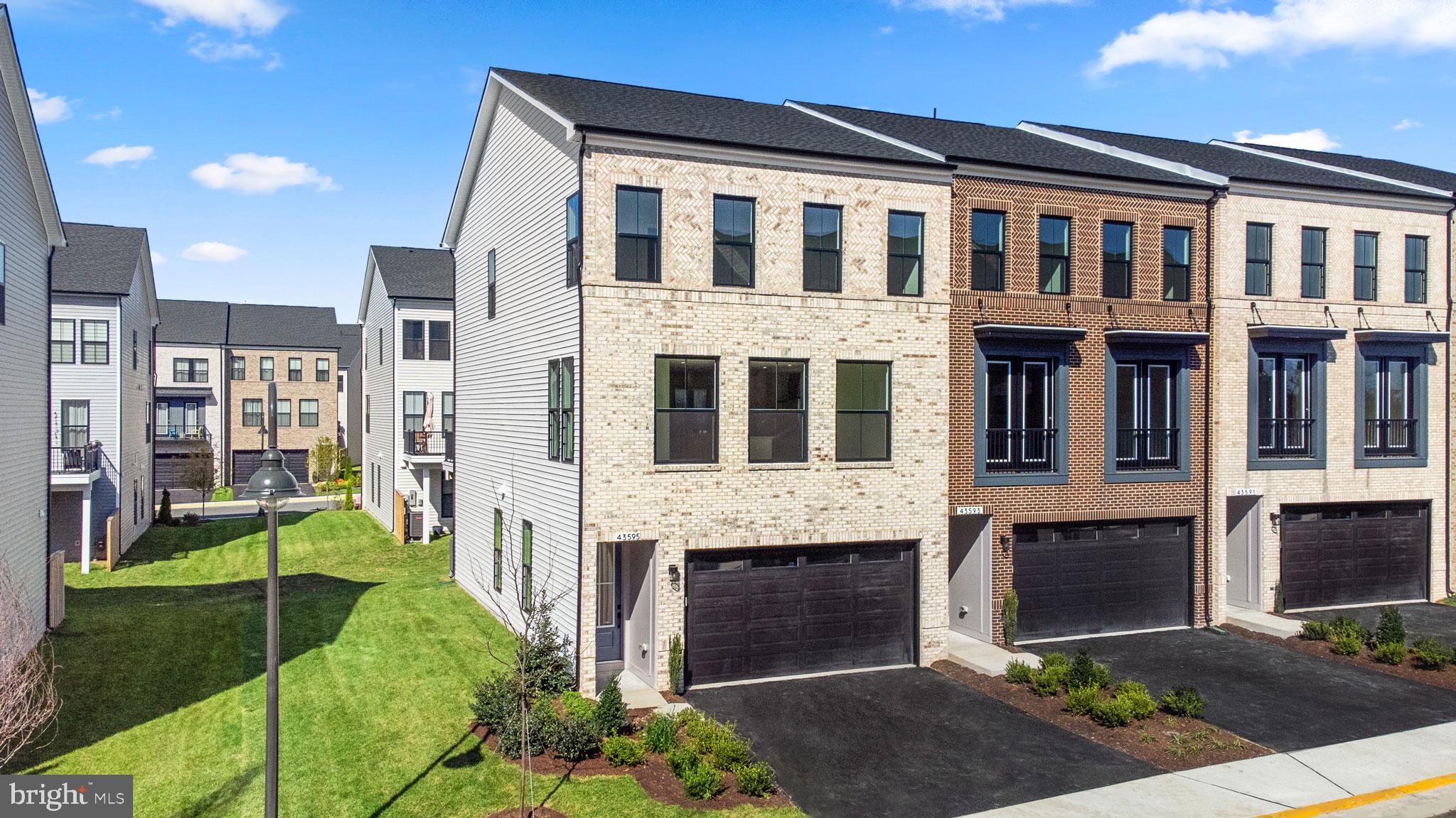 43595 Farringdon SQUARE