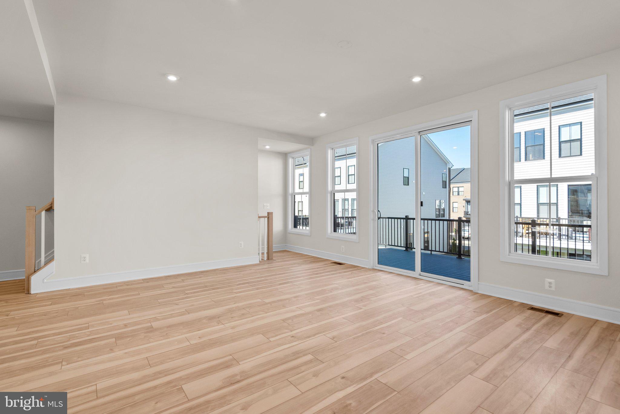 43595 Farringdon SQUARE