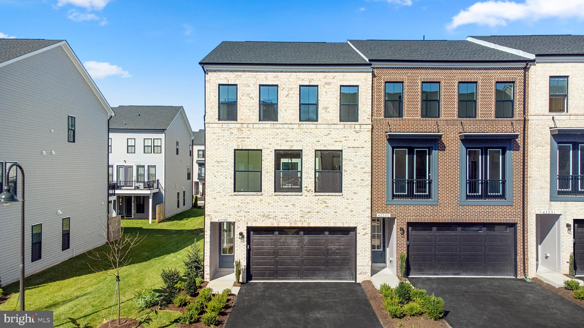 43595 Farringdon SQUARE