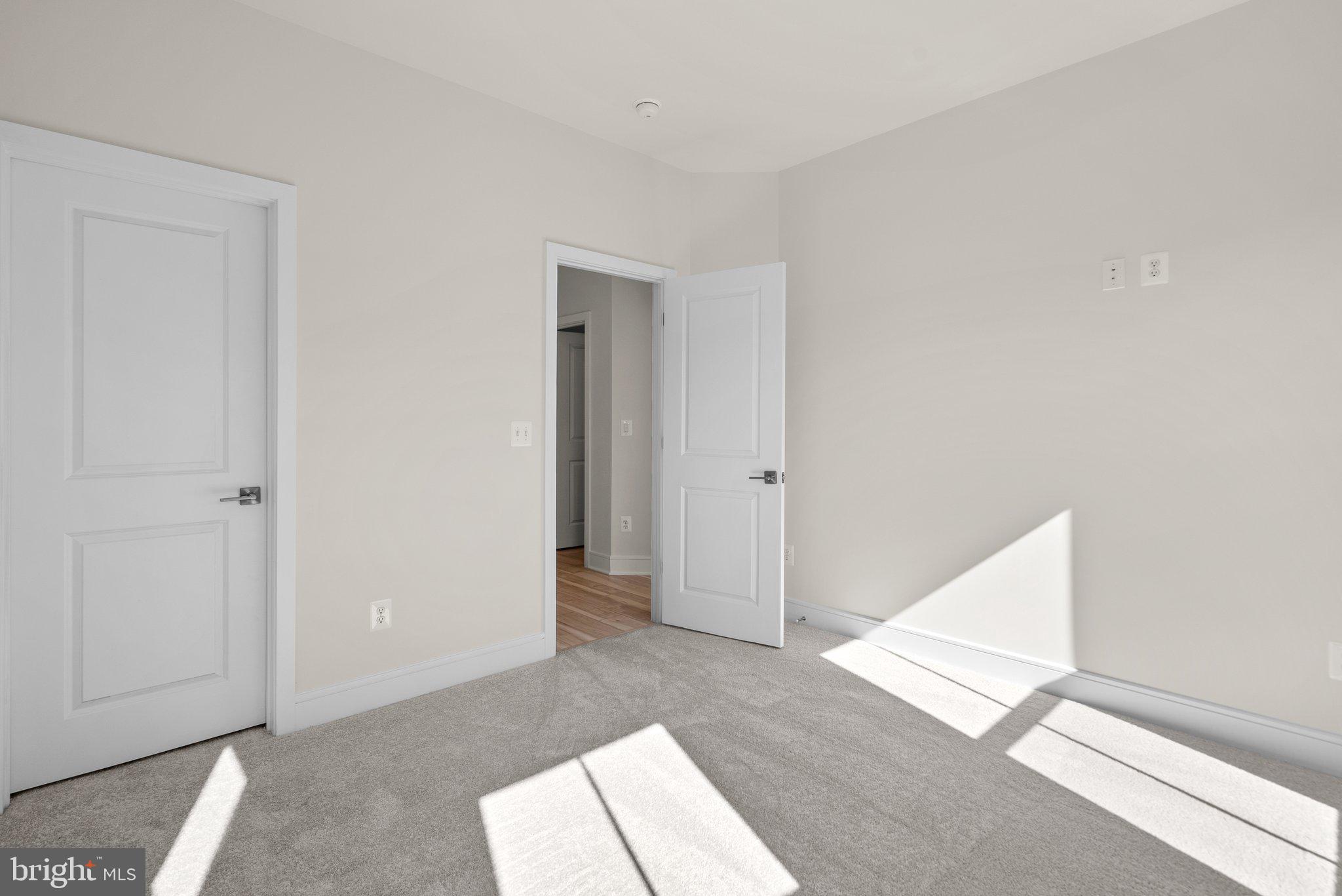 43595 Farringdon SQUARE