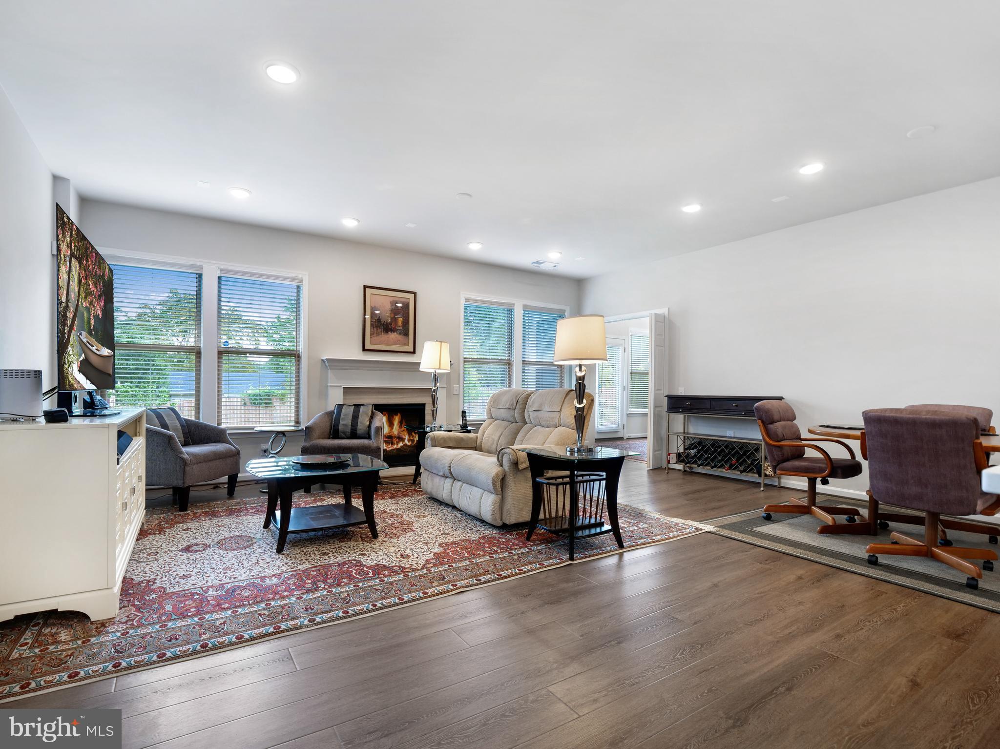 21805 Hawksbill High CIRCLE