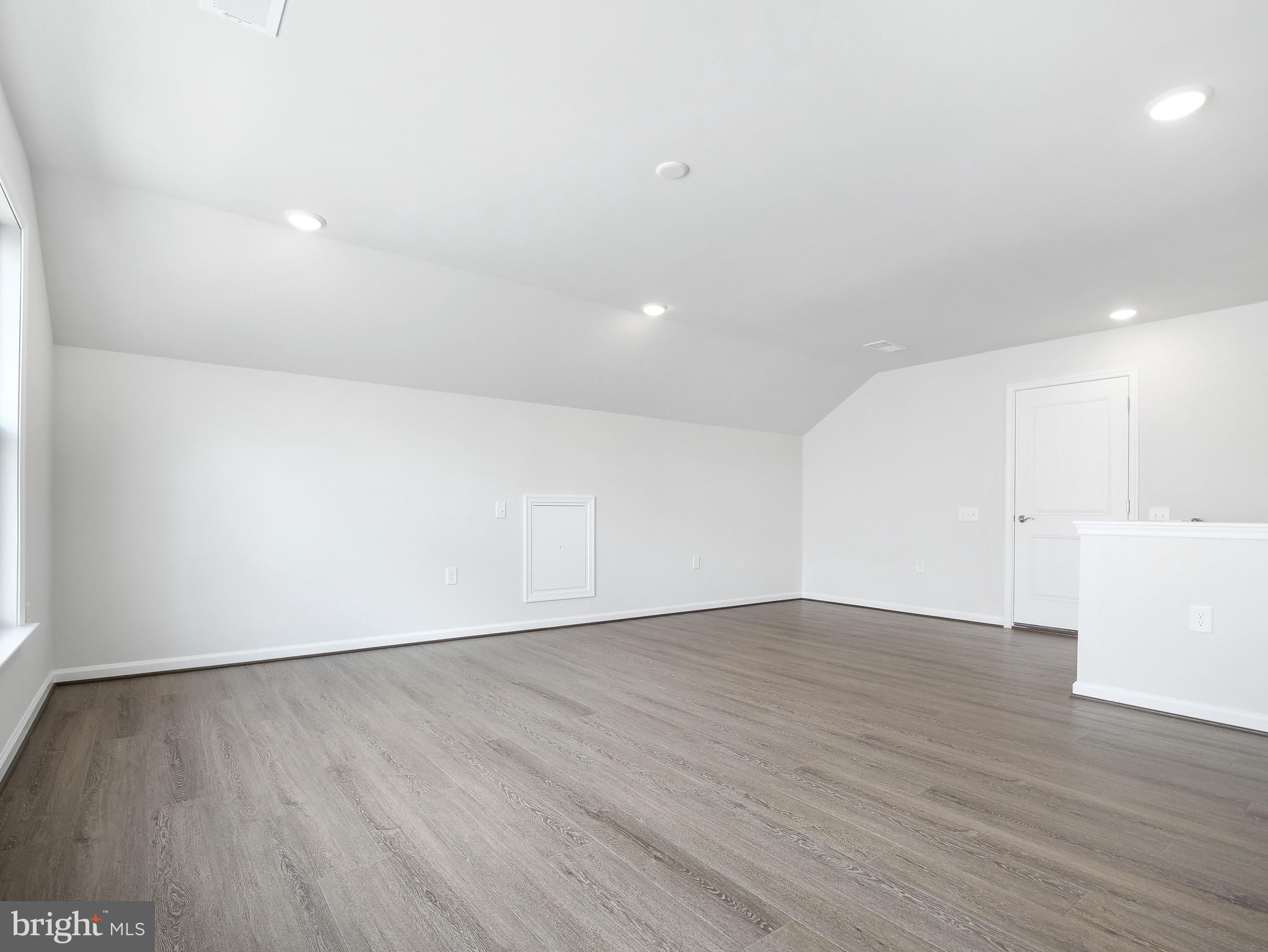 21805 Hawksbill High CIRCLE