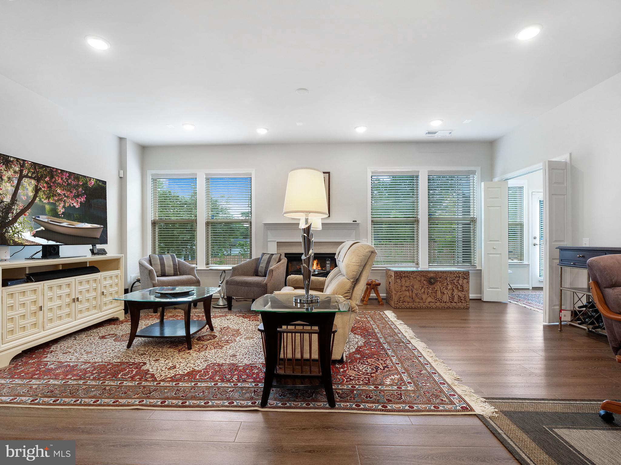 21805 Hawksbill High CIRCLE