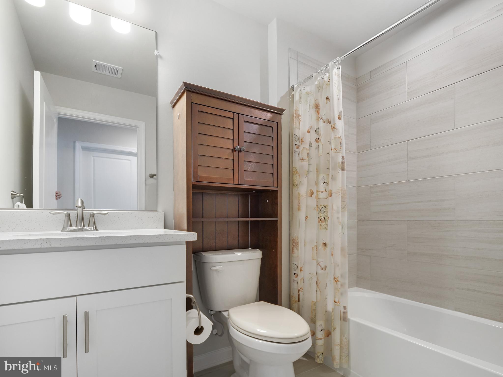 21805 Hawksbill High CIRCLE