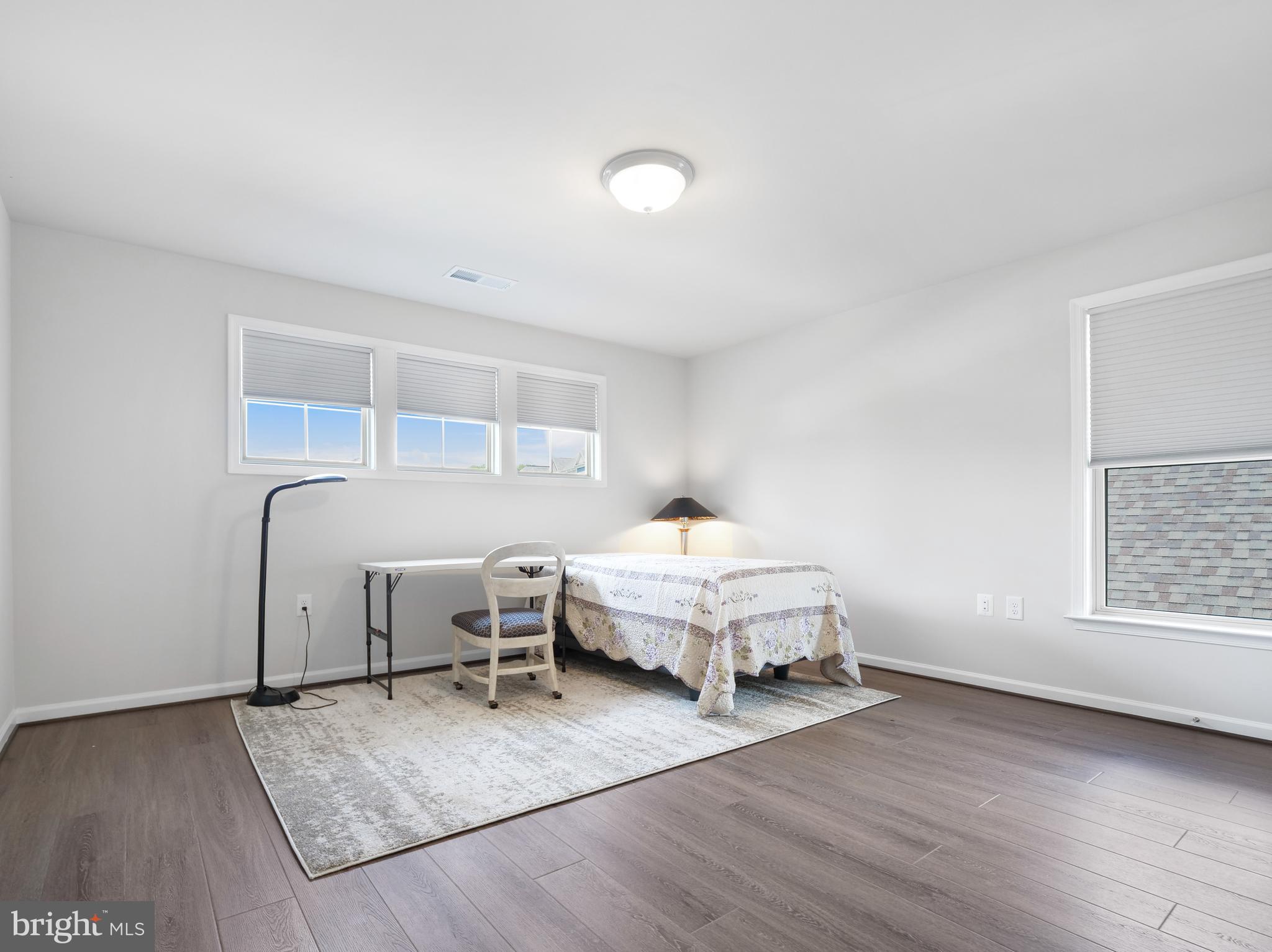 21805 Hawksbill High CIRCLE