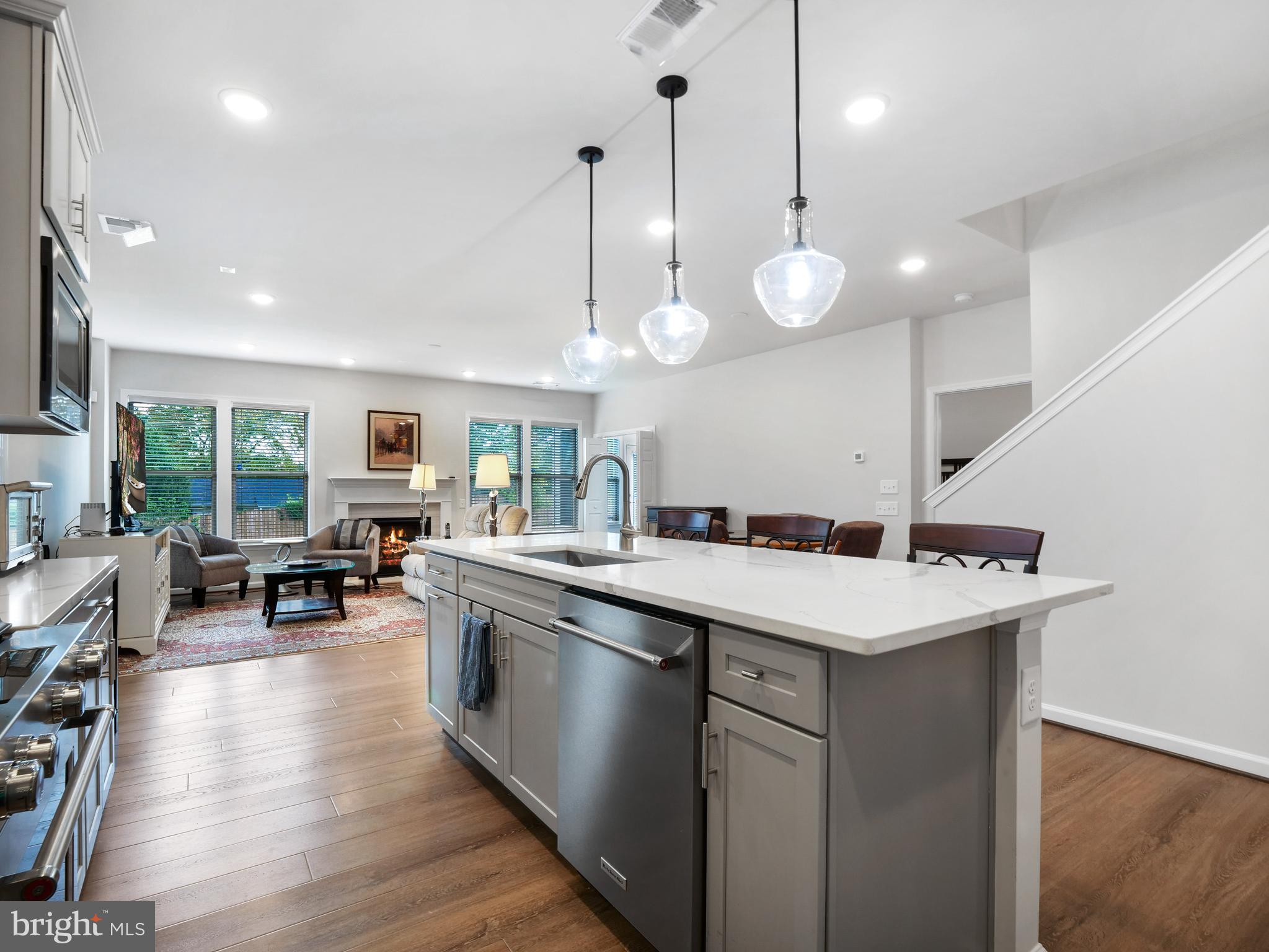 21805 Hawksbill High CIRCLE