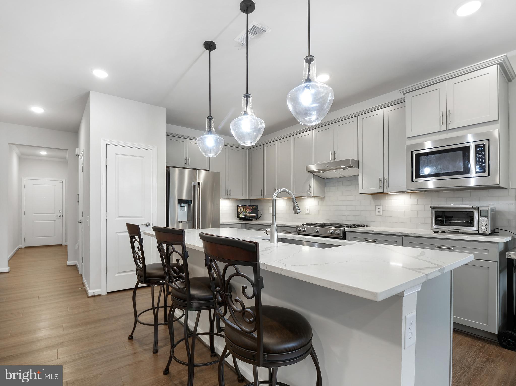 21805 Hawksbill High CIRCLE