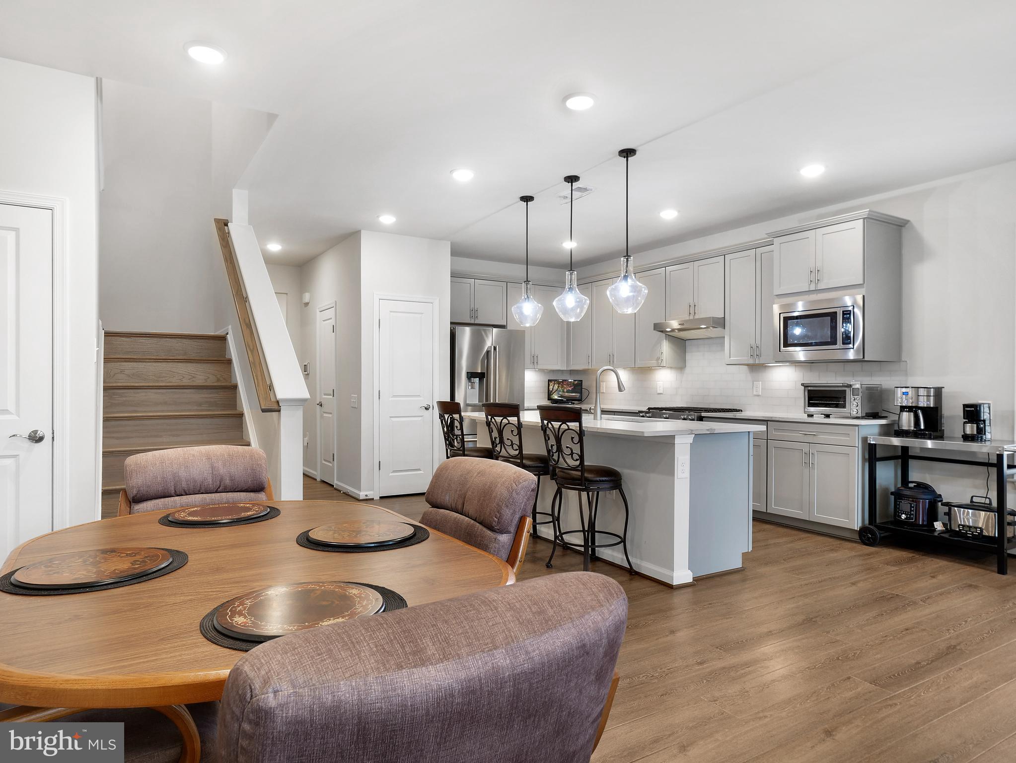 21805 Hawksbill High CIRCLE