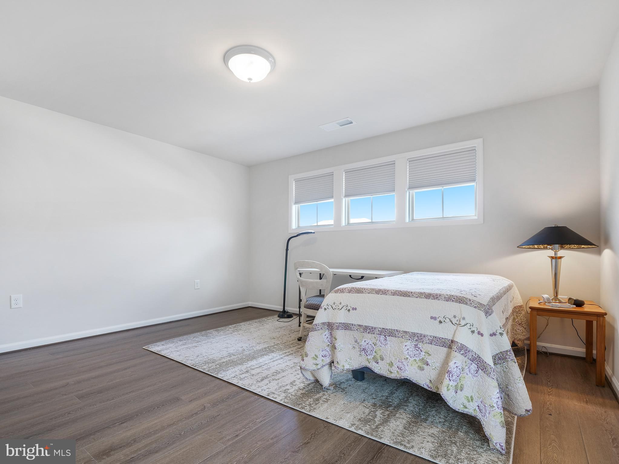 21805 Hawksbill High CIRCLE