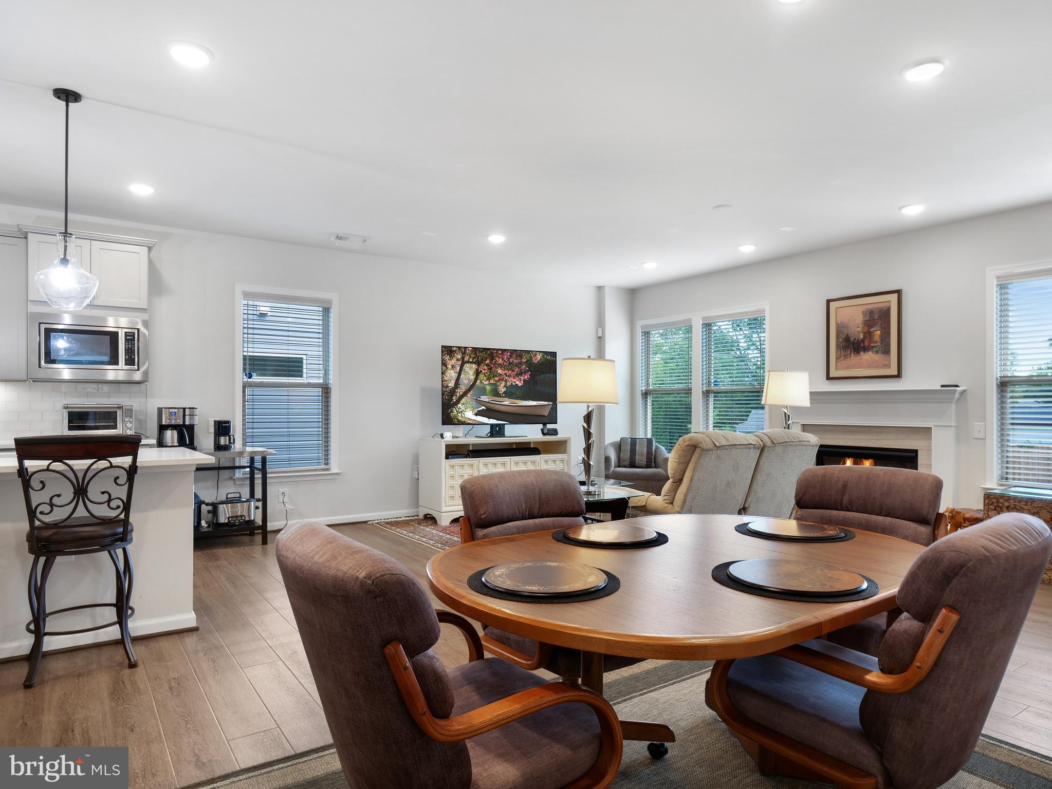 21805 Hawksbill High CIRCLE