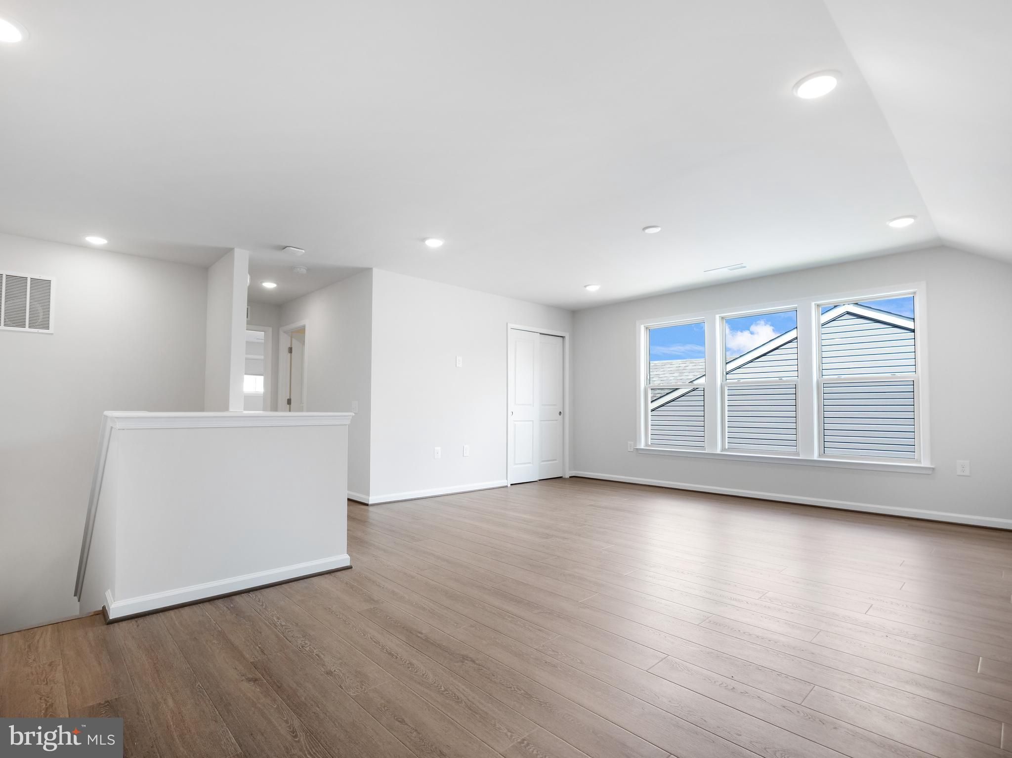 21805 Hawksbill High CIRCLE