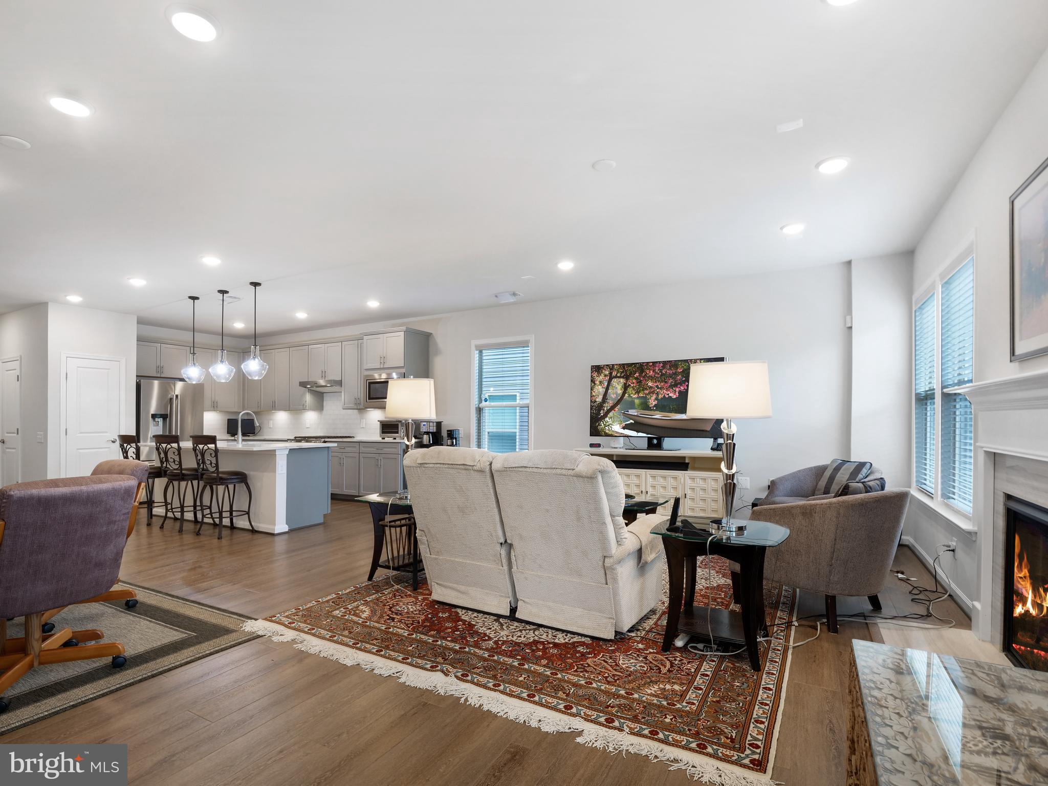 21805 Hawksbill High CIRCLE