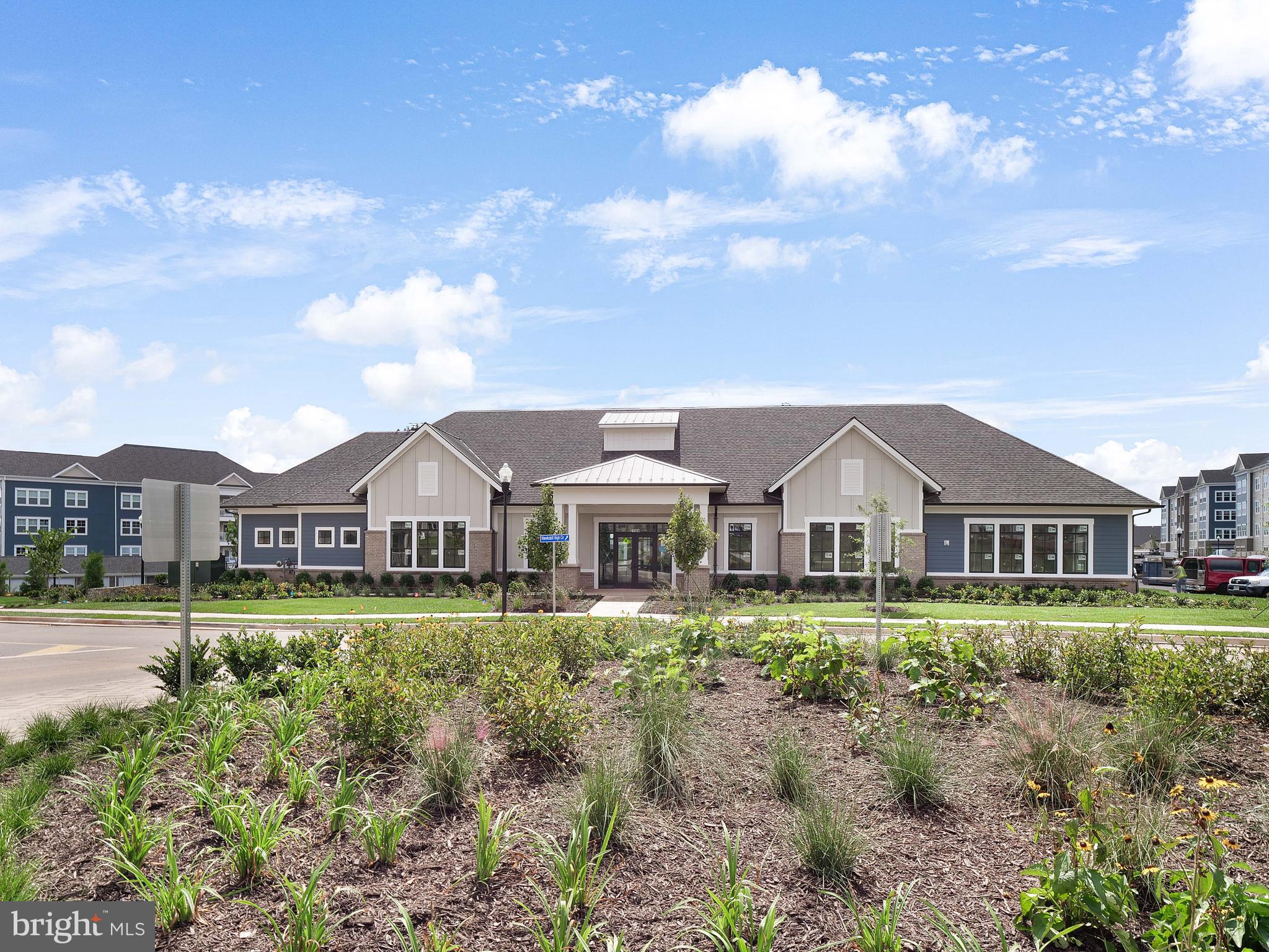 21805 Hawksbill High CIRCLE
