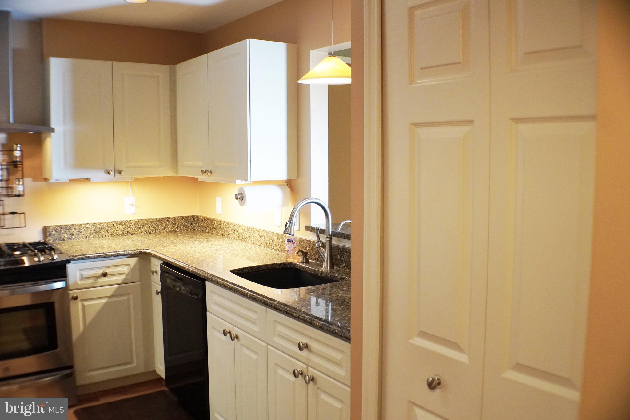 20575 Snowshoe SQUARE Unit: 301