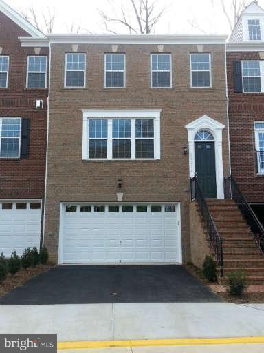 20214 Center Brook SQUARE