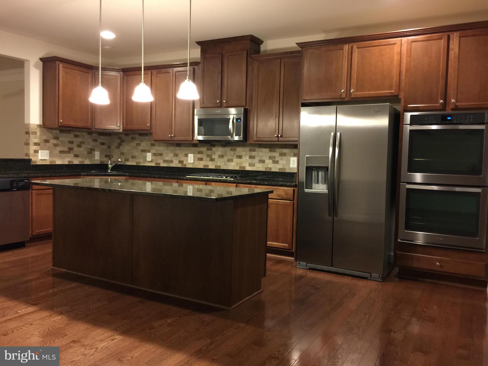 20214 Center Brook SQUARE