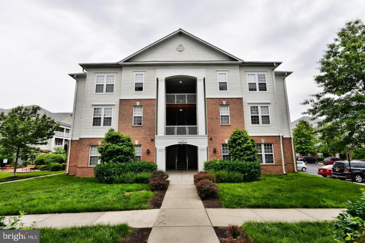 22687 Blue Elder TERRACE Unit: 104