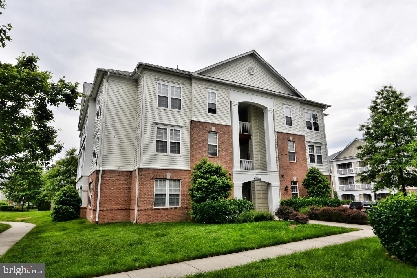 22687 Blue Elder TERRACE Unit: 104