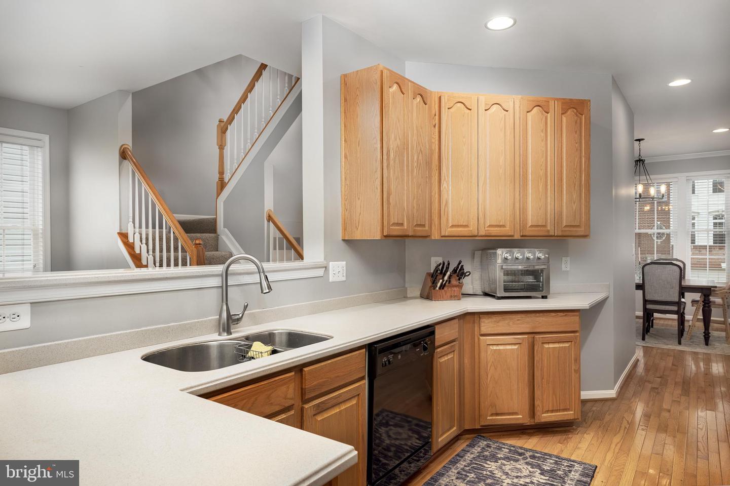 1200 Cambria TERRACE NE