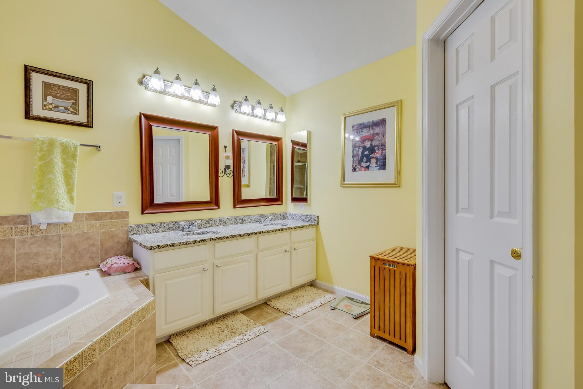 44326 Misty Creek PLACE