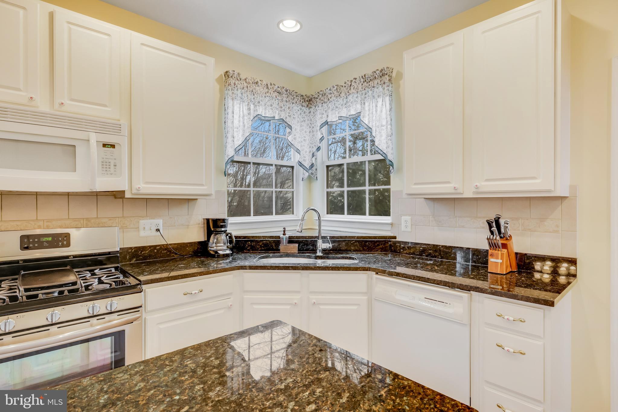 44326 Misty Creek PLACE