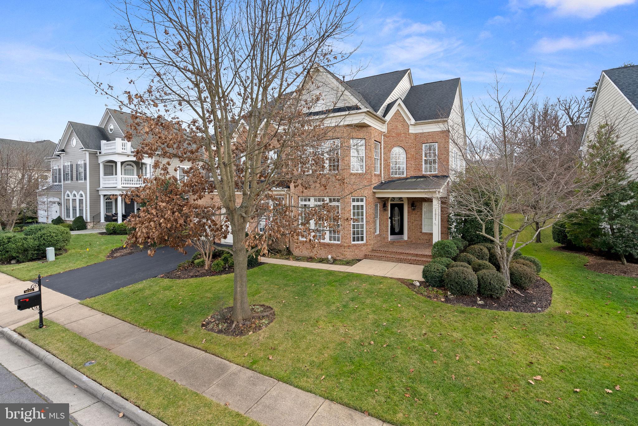 42821 Heritage Oak COURT