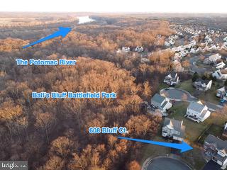 608 Bluff COURT NE