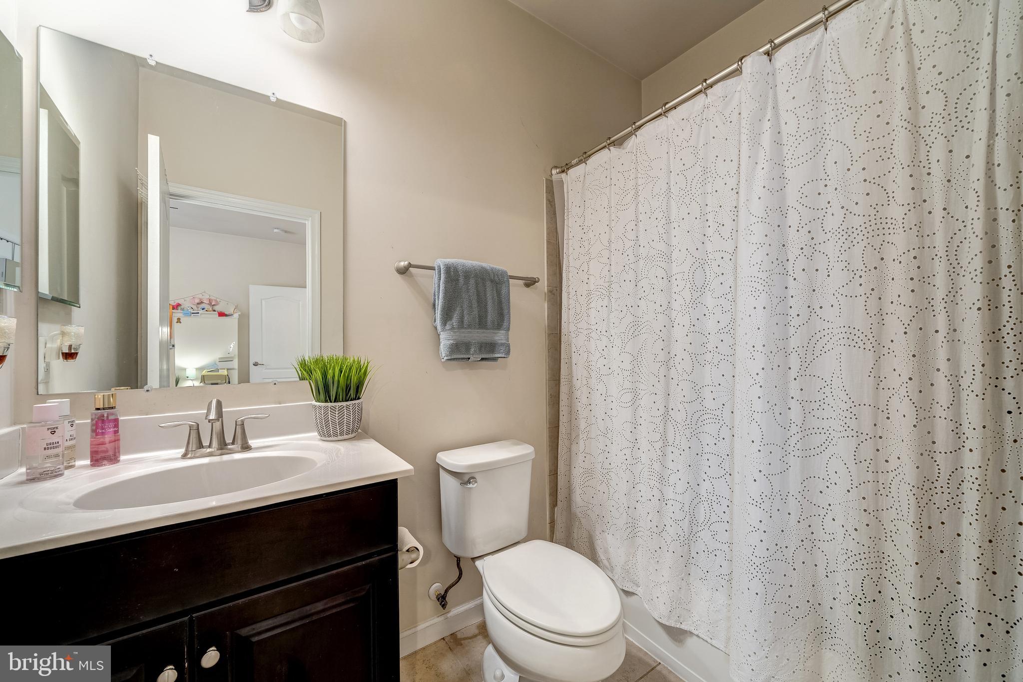 21095 Honeycreeper PLACE