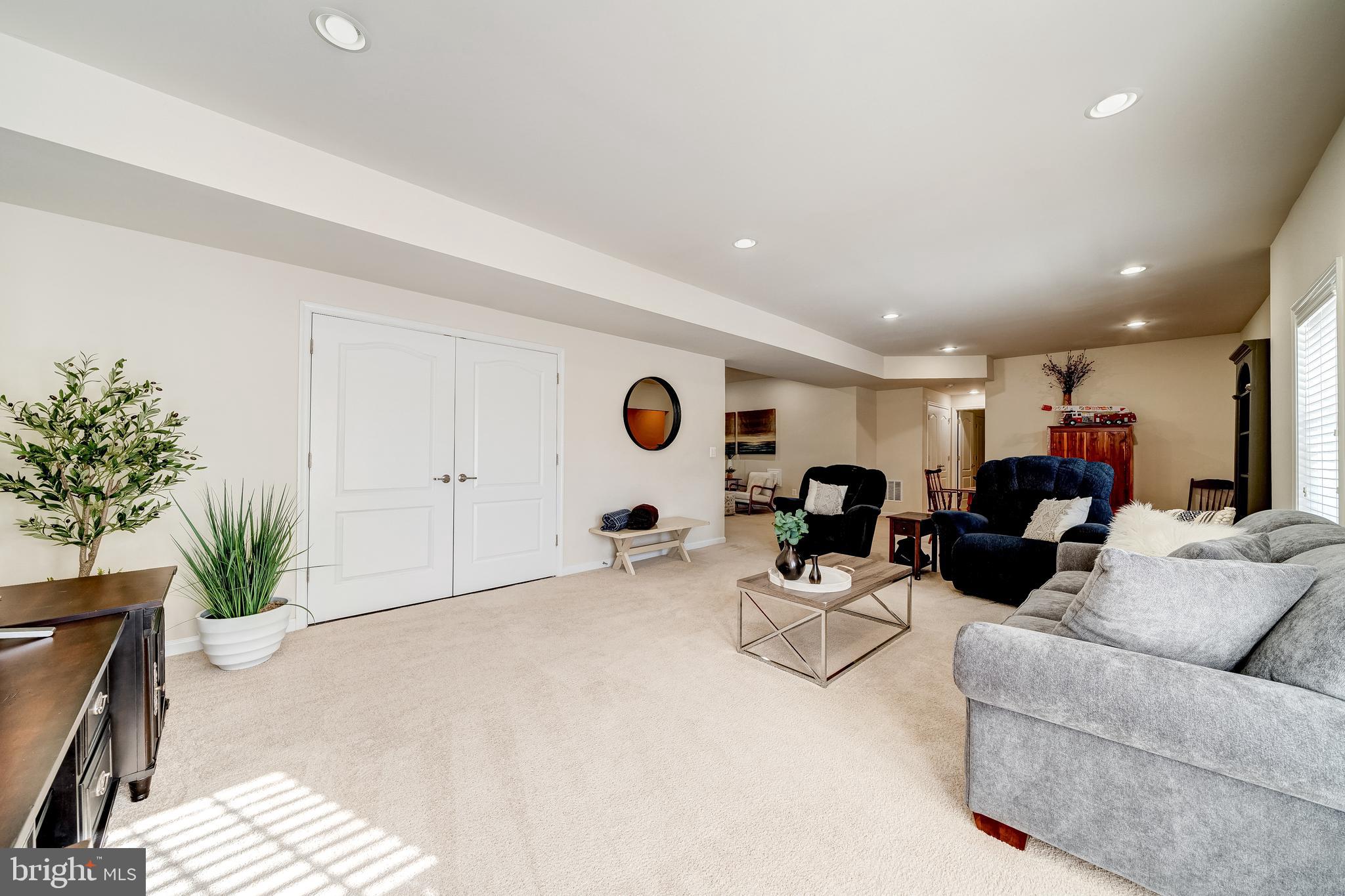 21095 Honeycreeper PLACE