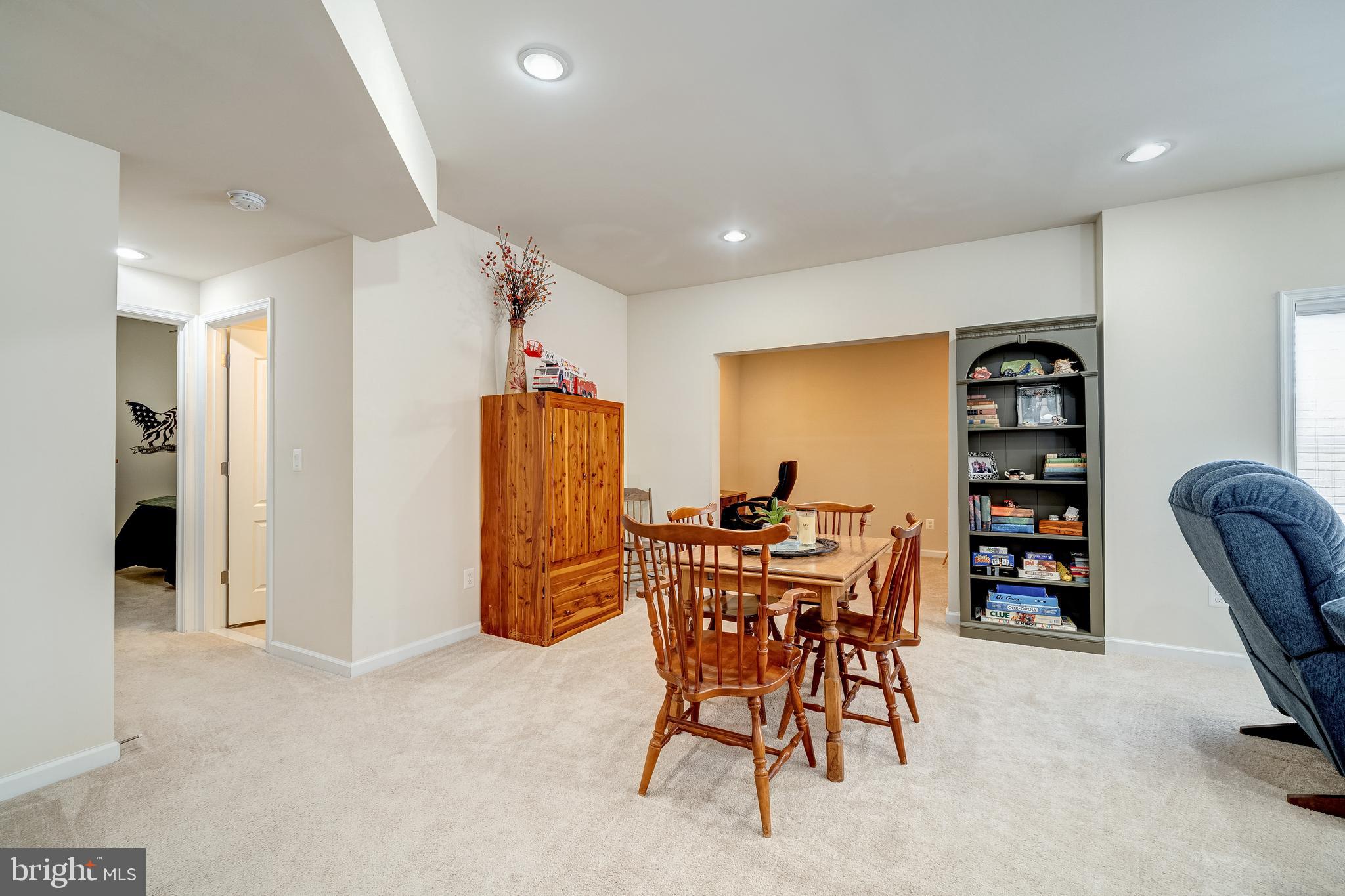 21095 Honeycreeper PLACE