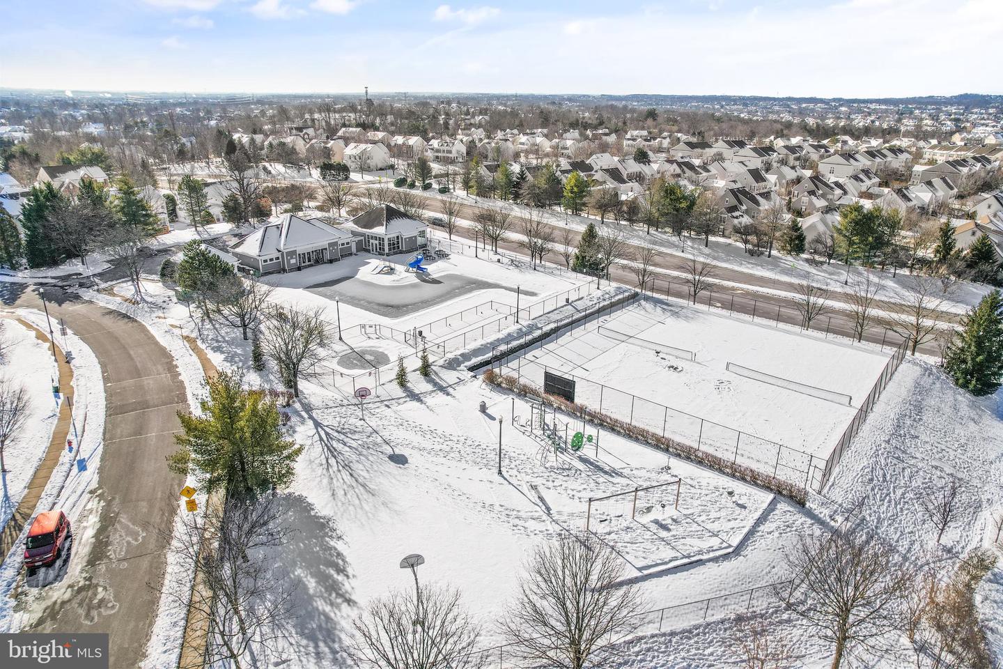 20302 Sprucegrove SQUARE
