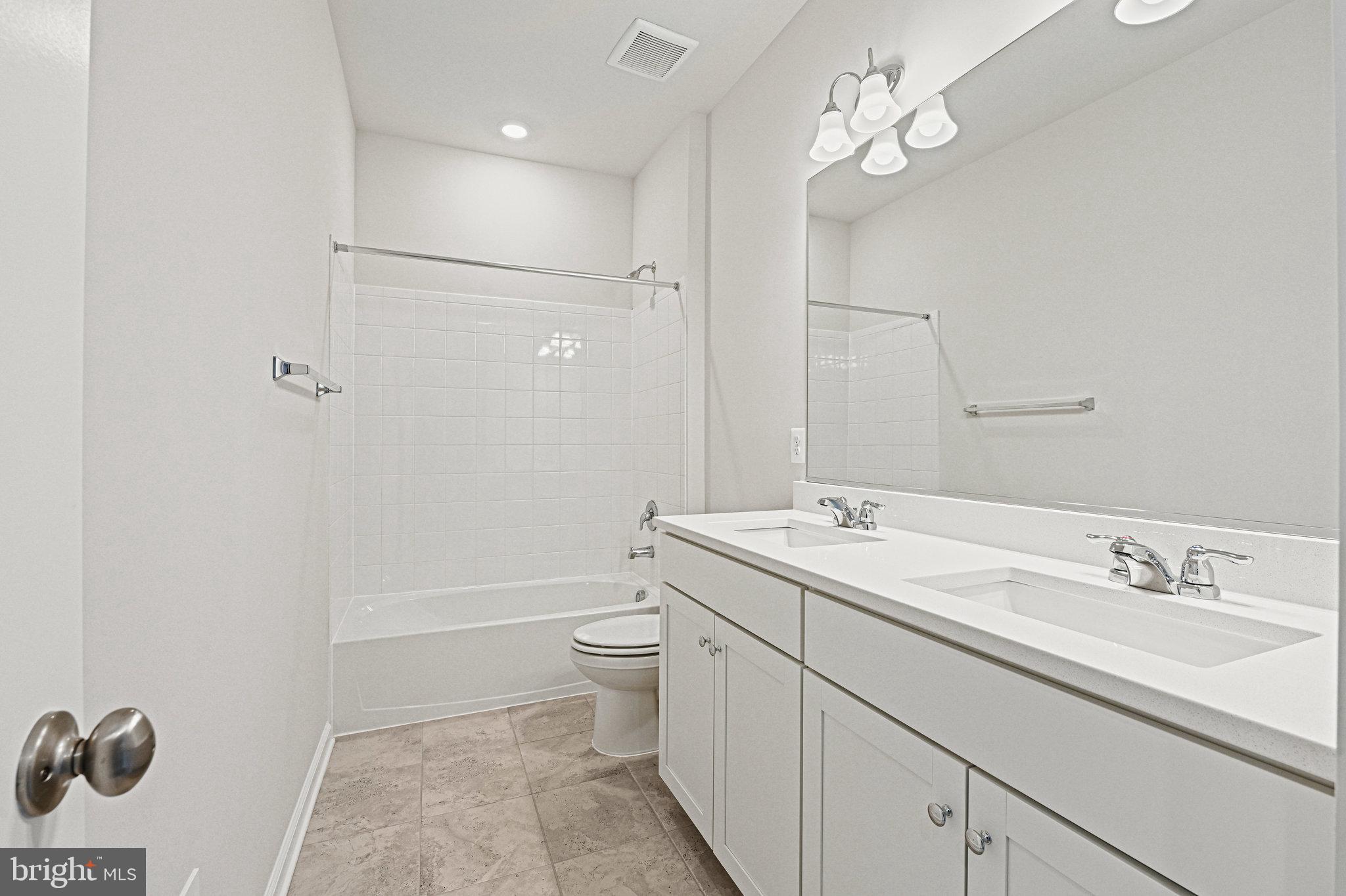 1702 Mocking Jay Terrace NE